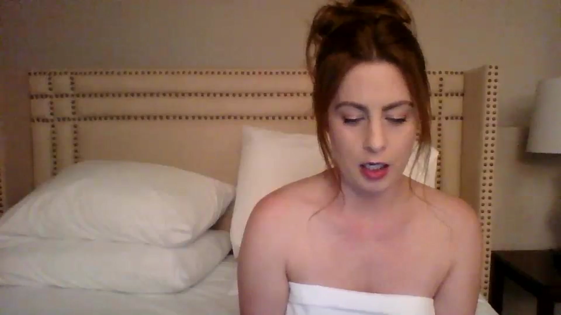 Gallery image thumbnail from AubreyMonroe's myfreecams stream on, 12/20/2023, 03:59 image 6 of 20
