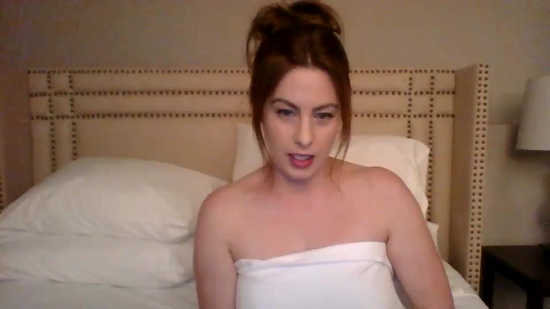 Gallery image thumbnail from AubreyMonroe's myfreecams stream on, 12/20/2023, 03:59 image 9 of 20