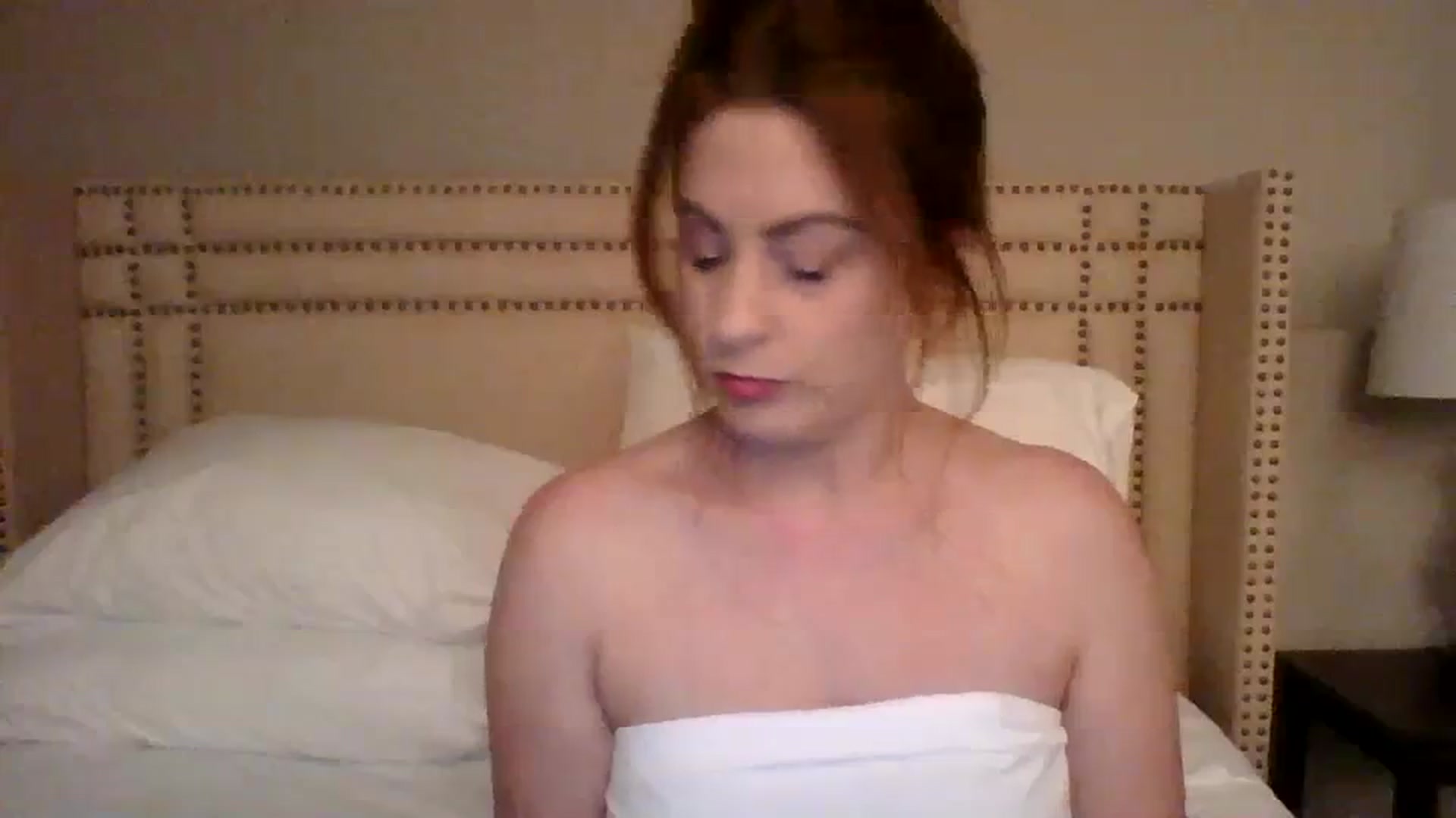 Gallery image thumbnail from AubreyMonroe's myfreecams stream on, 12/20/2023, 03:59 image 2 of 20