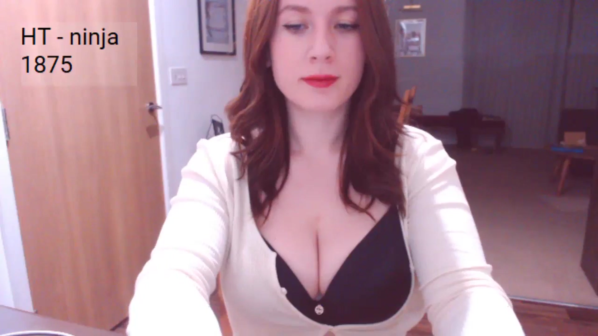 Gallery image thumbnail from AubreyPlza's myfreecams stream on, 03/07/2024, 21:45 image 2 of 20
