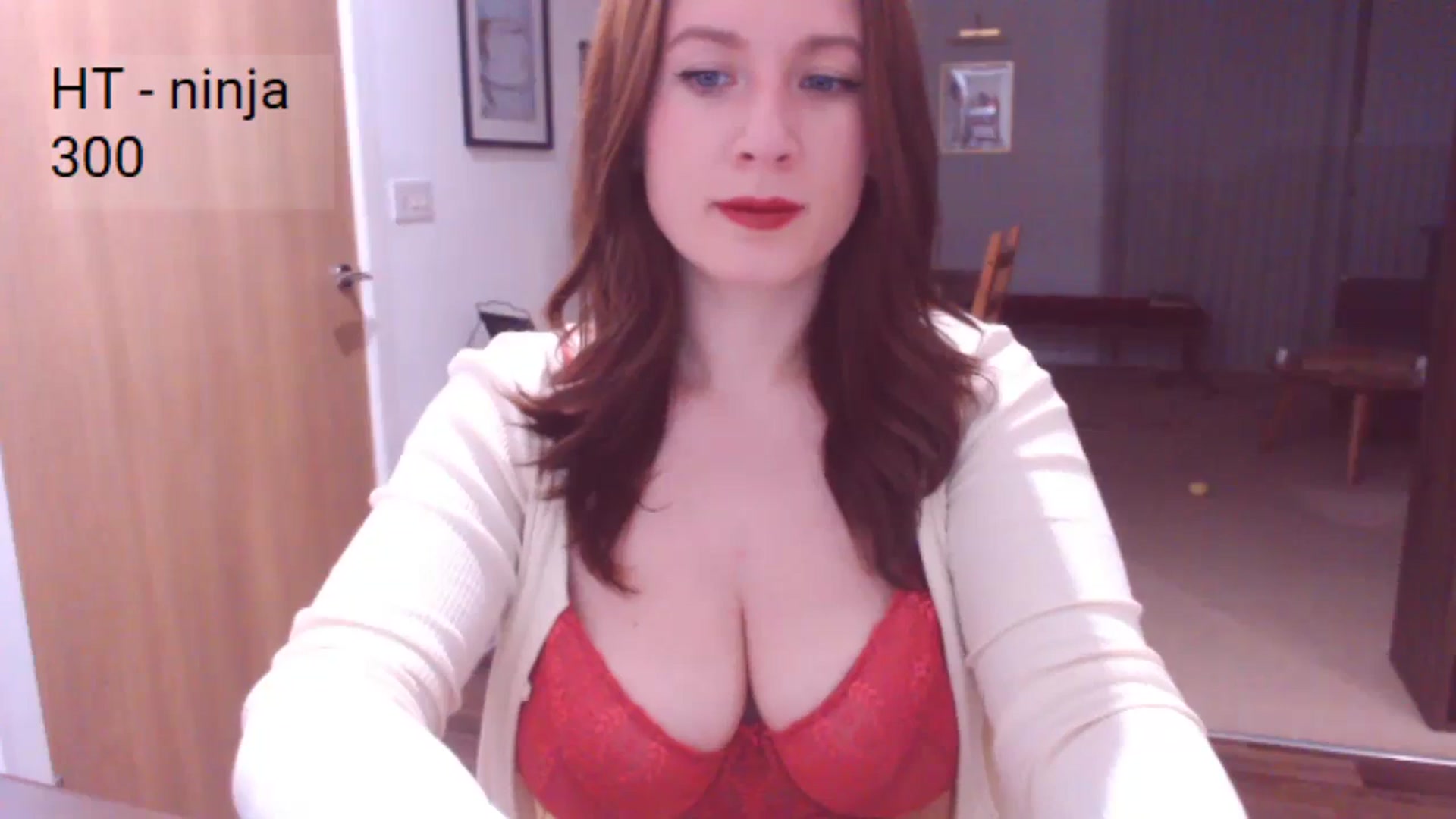 Gallery image thumbnail from AubreyPlza's myfreecams stream on, 03/08/2024, 21:50 image 2 of 20