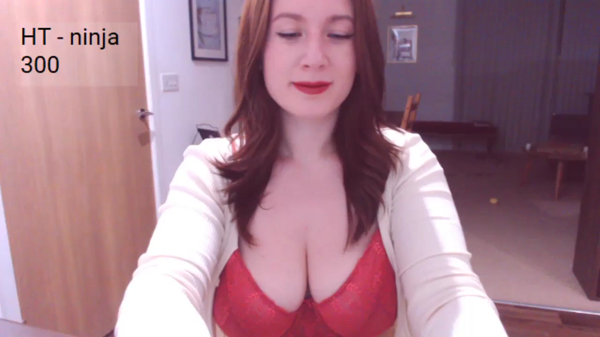 Gallery image thumbnail from AubreyPlza's myfreecams stream on, 03/08/2024, 21:50 image 1 of 20