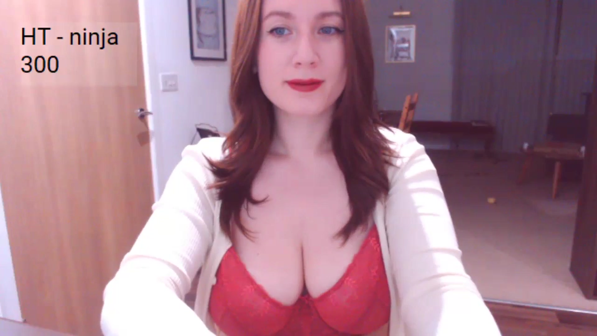 Gallery image thumbnail from AubreyPlza's myfreecams stream on, 03/08/2024, 21:50 image 15 of 20