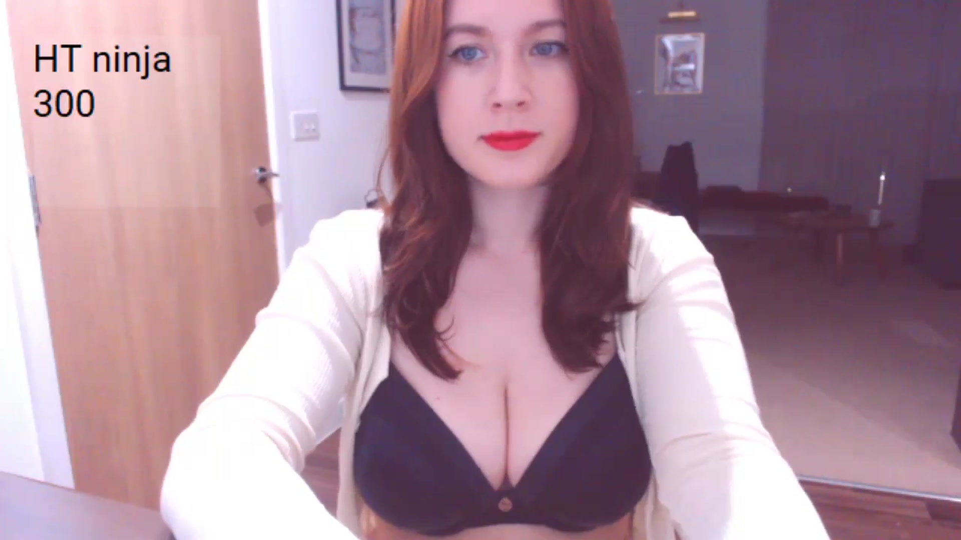 Gallery image thumbnail from AubreyPlza's myfreecams stream on, 04/02/2024, 20:28 image 2 of 20