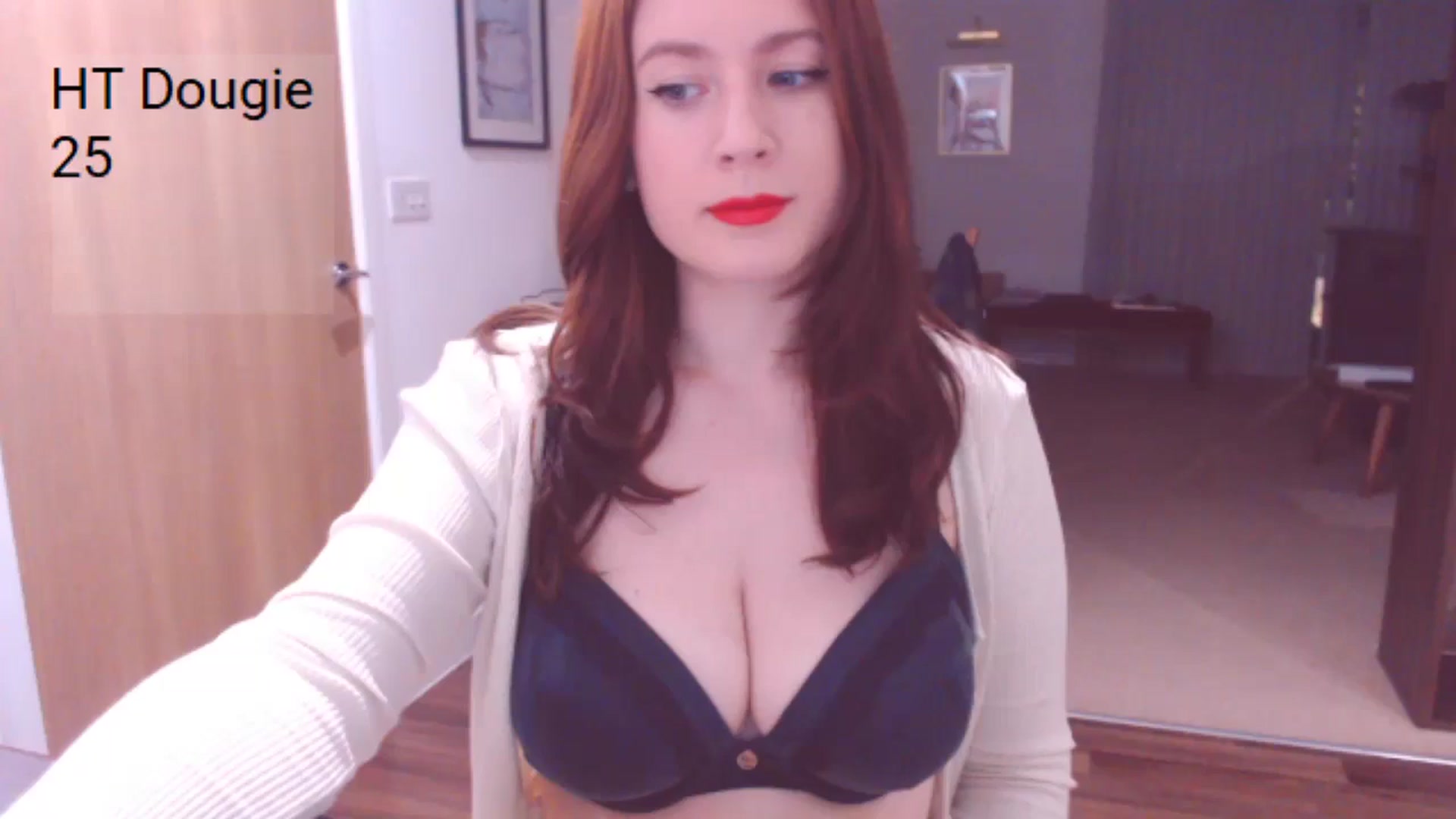 Gallery image thumbnail from AubreyPlza's myfreecams stream on, 05/01/2024, 21:20 image 1 of 20
