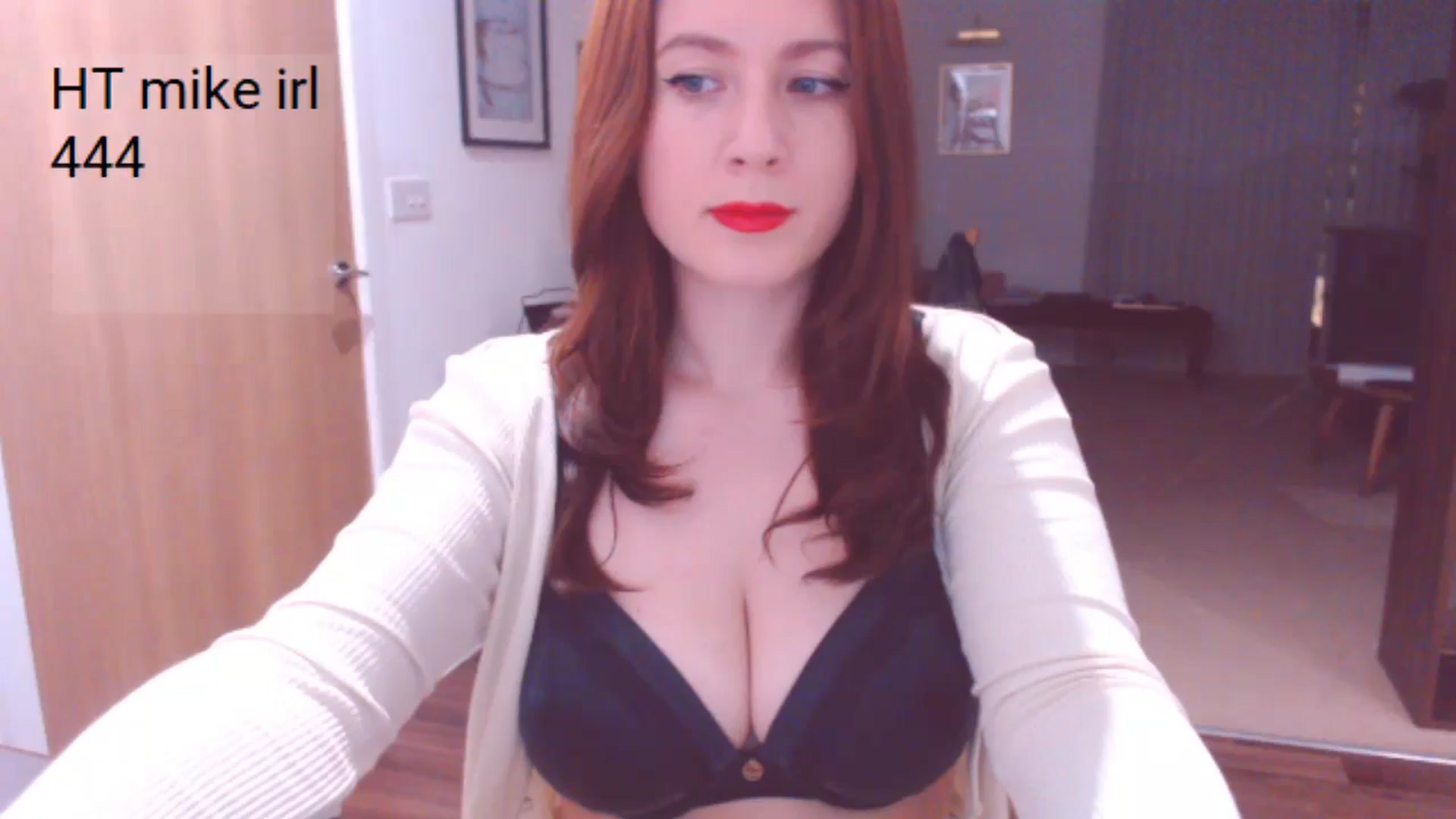 Gallery image thumbnail from AubreyPlza's myfreecams stream on, 05/01/2024, 21:20 image 9 of 20
