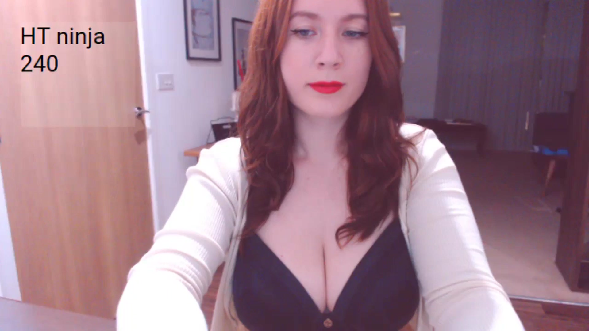 Gallery image thumbnail from AubreyPlza's myfreecams stream on, 05/03/2024, 21:34 image 14 of 20