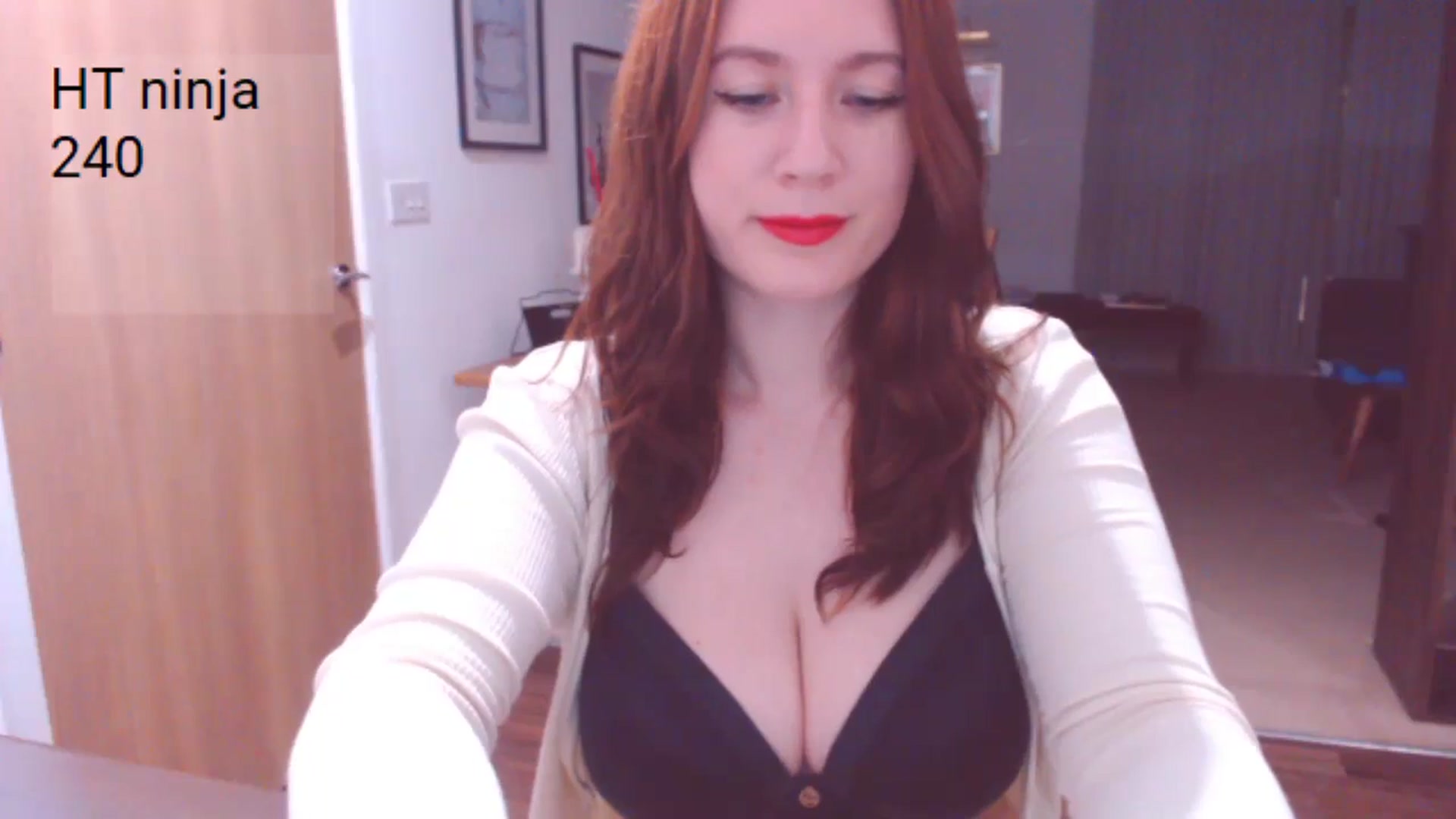 Gallery image thumbnail from AubreyPlza's myfreecams stream on, 05/03/2024, 21:34 image 15 of 20