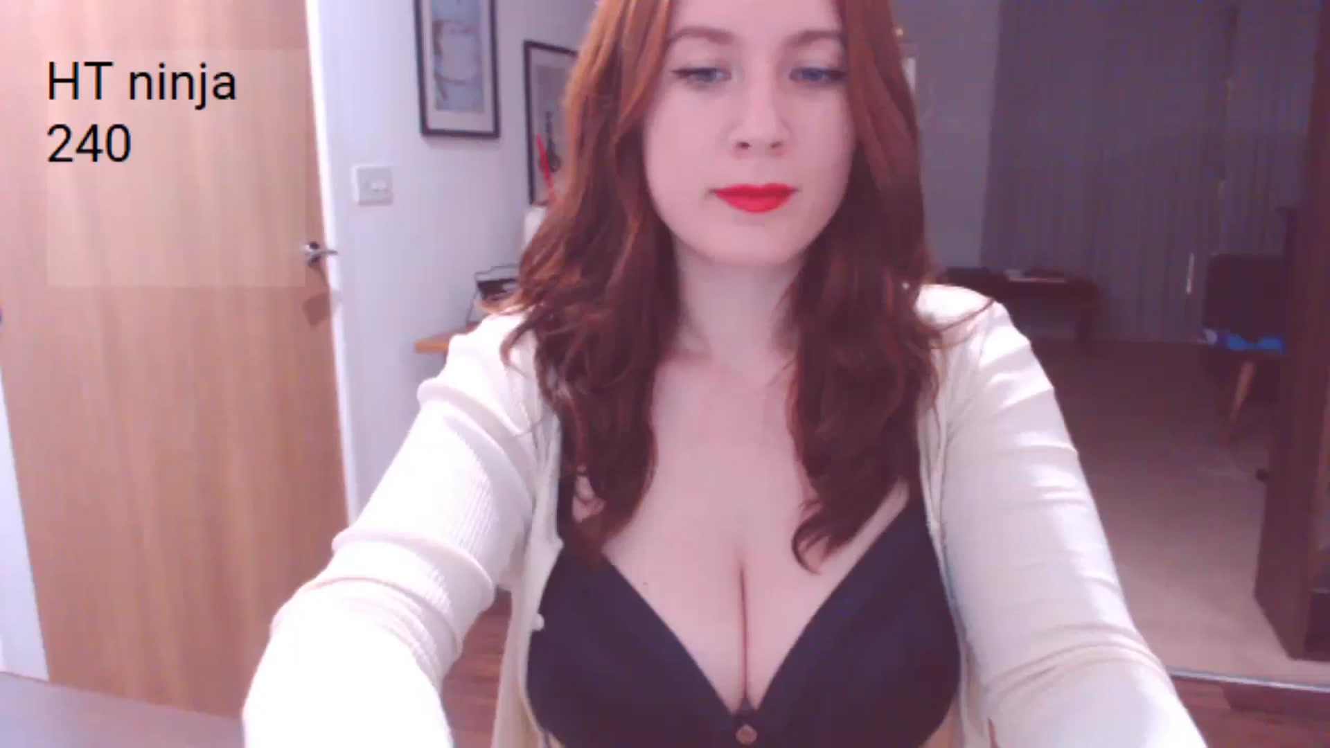 Gallery image thumbnail from AubreyPlza's myfreecams stream on, 05/03/2024, 21:34 image 16 of 20