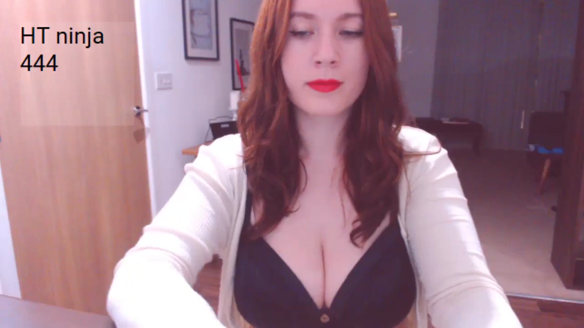 Gallery image thumbnail from AubreyPlza's myfreecams stream on, 05/03/2024, 21:34 image 19 of 20