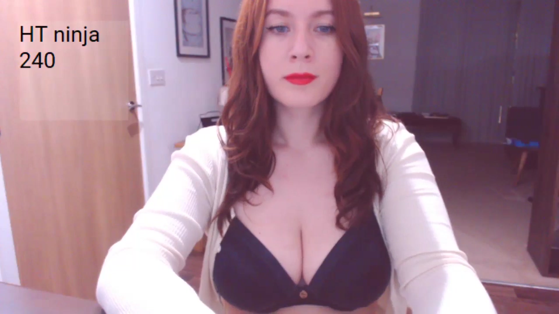 Gallery image thumbnail from AubreyPlza's myfreecams stream on, 05/03/2024, 21:34 image 4 of 20