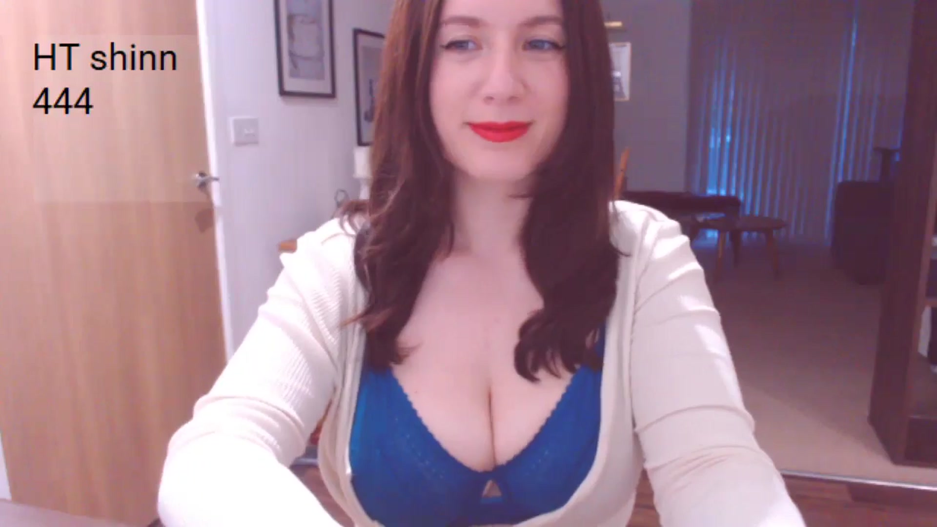 Gallery image thumbnail from AubreyPlza's myfreecams stream on, 06/13/2024, 20:34 image 16 of 20