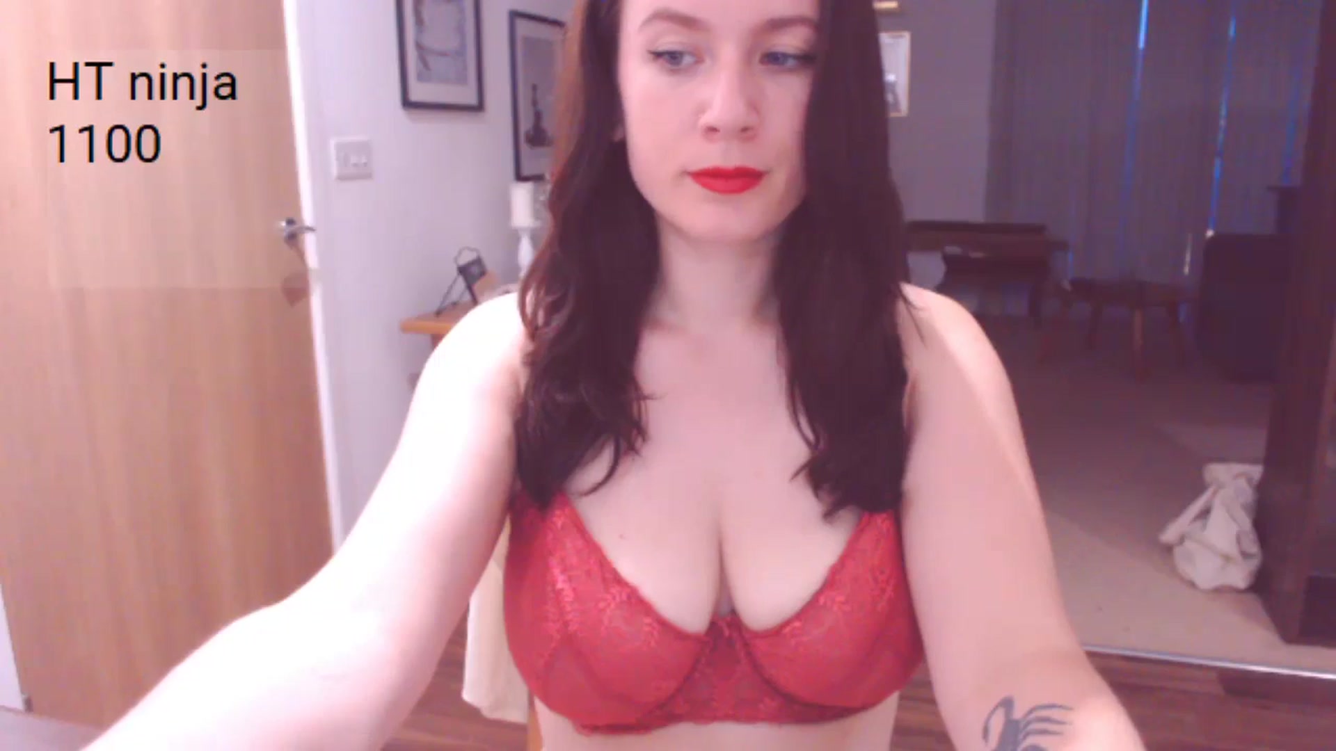 Gallery image thumbnail from AubreyPlza's myfreecams stream on, 06/30/2024, 20:45 image 6 of 20