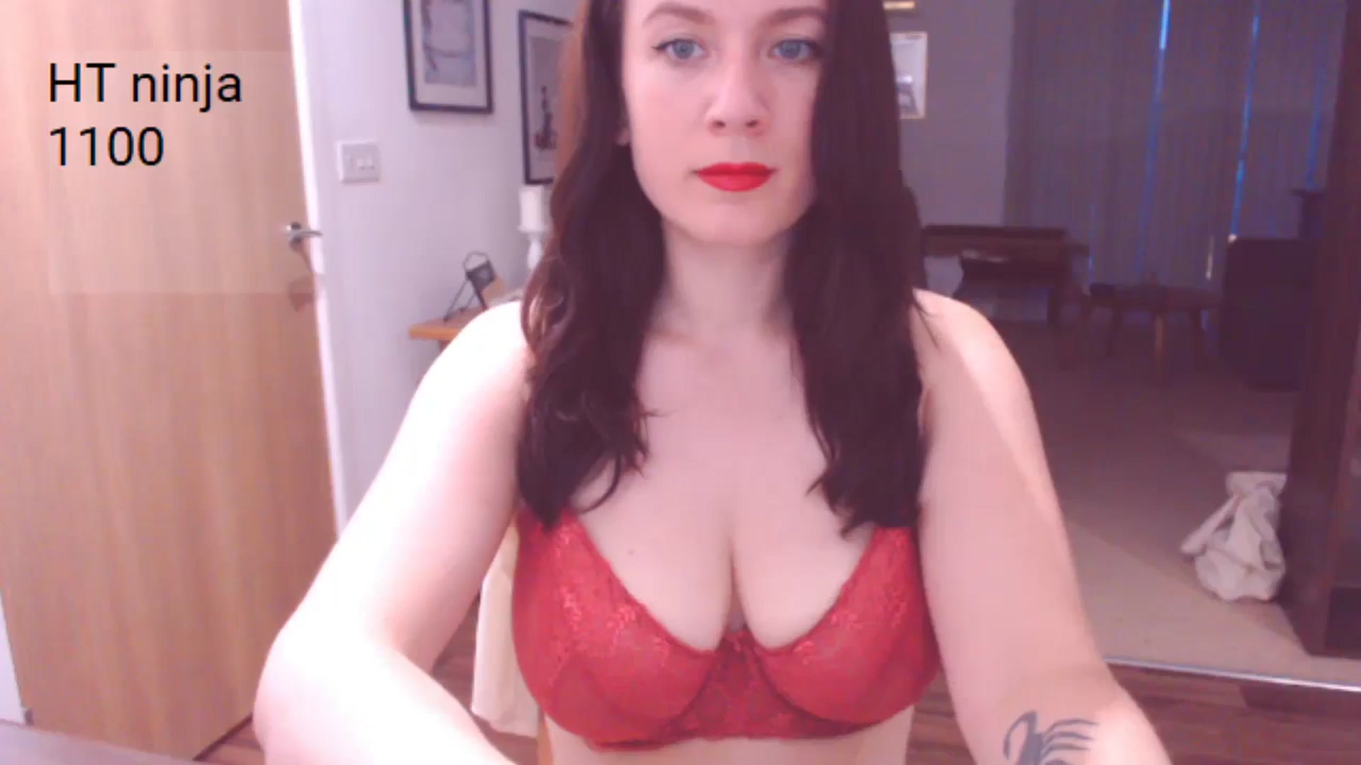 Gallery image thumbnail from AubreyPlza's myfreecams stream on, 06/30/2024, 20:45 image 5 of 20