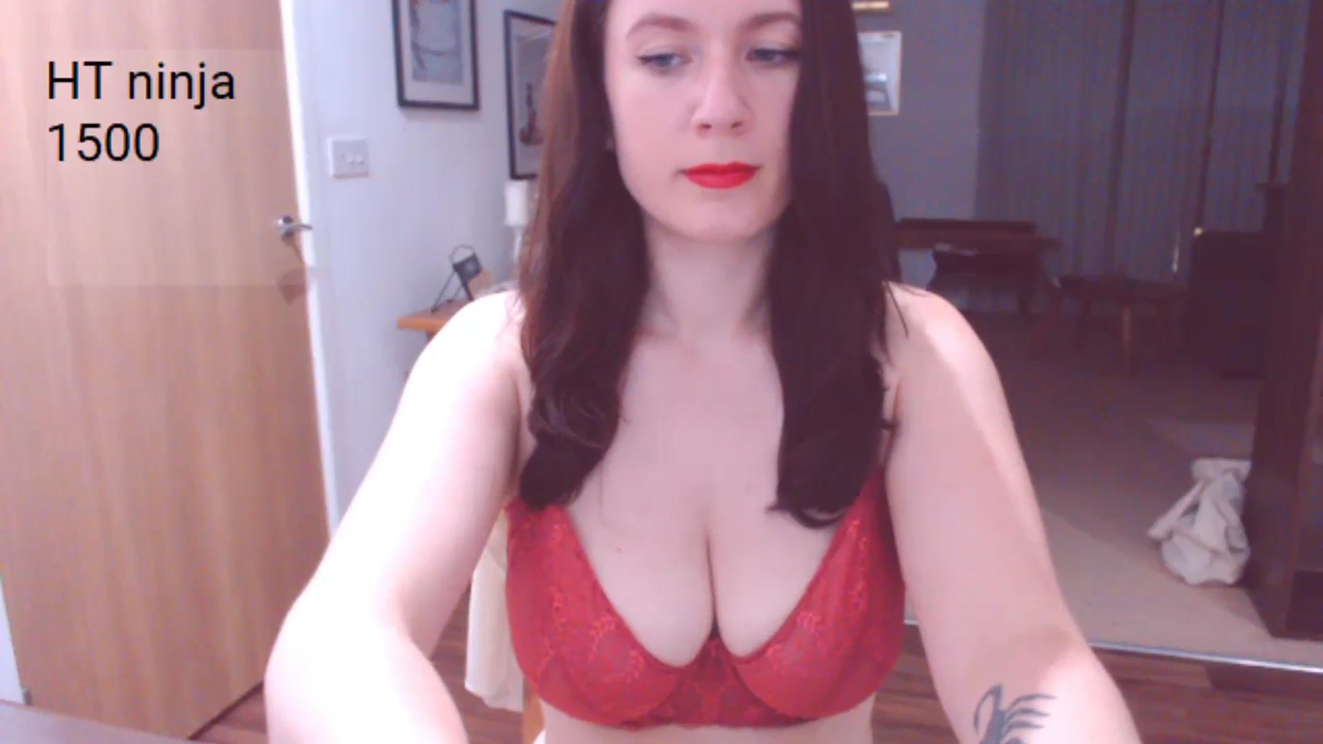 Gallery image thumbnail from AubreyPlza's myfreecams stream on, 06/30/2024, 21:41 image 18 of 20