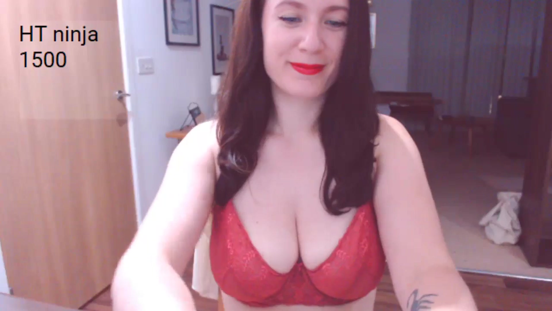 Gallery image thumbnail from AubreyPlza's myfreecams stream on, 06/30/2024, 21:41 image 7 of 20