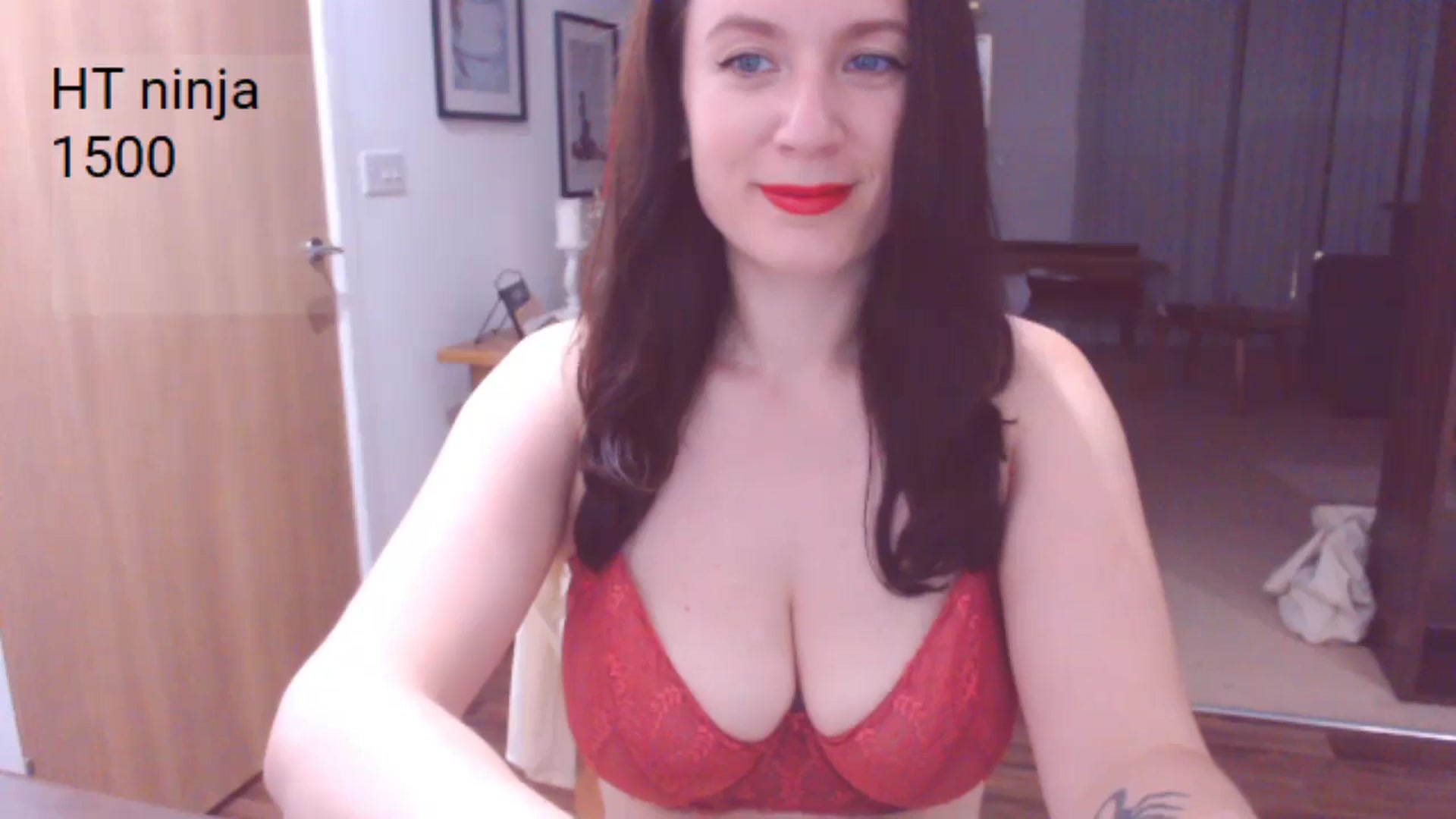 Gallery image thumbnail from AubreyPlza's myfreecams stream on, 06/30/2024, 21:41 image 3 of 20