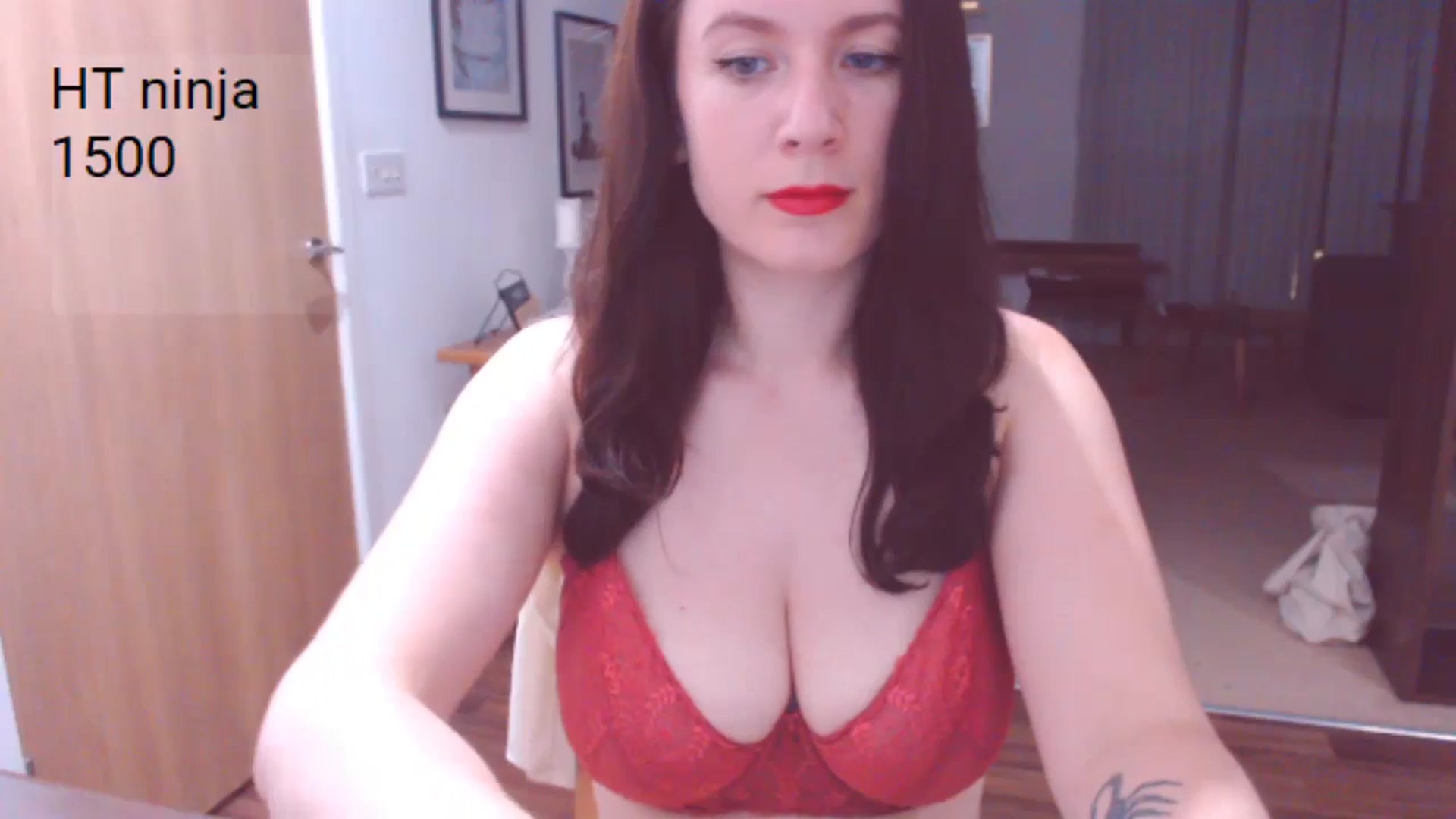 Gallery image thumbnail from AubreyPlza's myfreecams stream on, 06/30/2024, 21:41 image 6 of 20