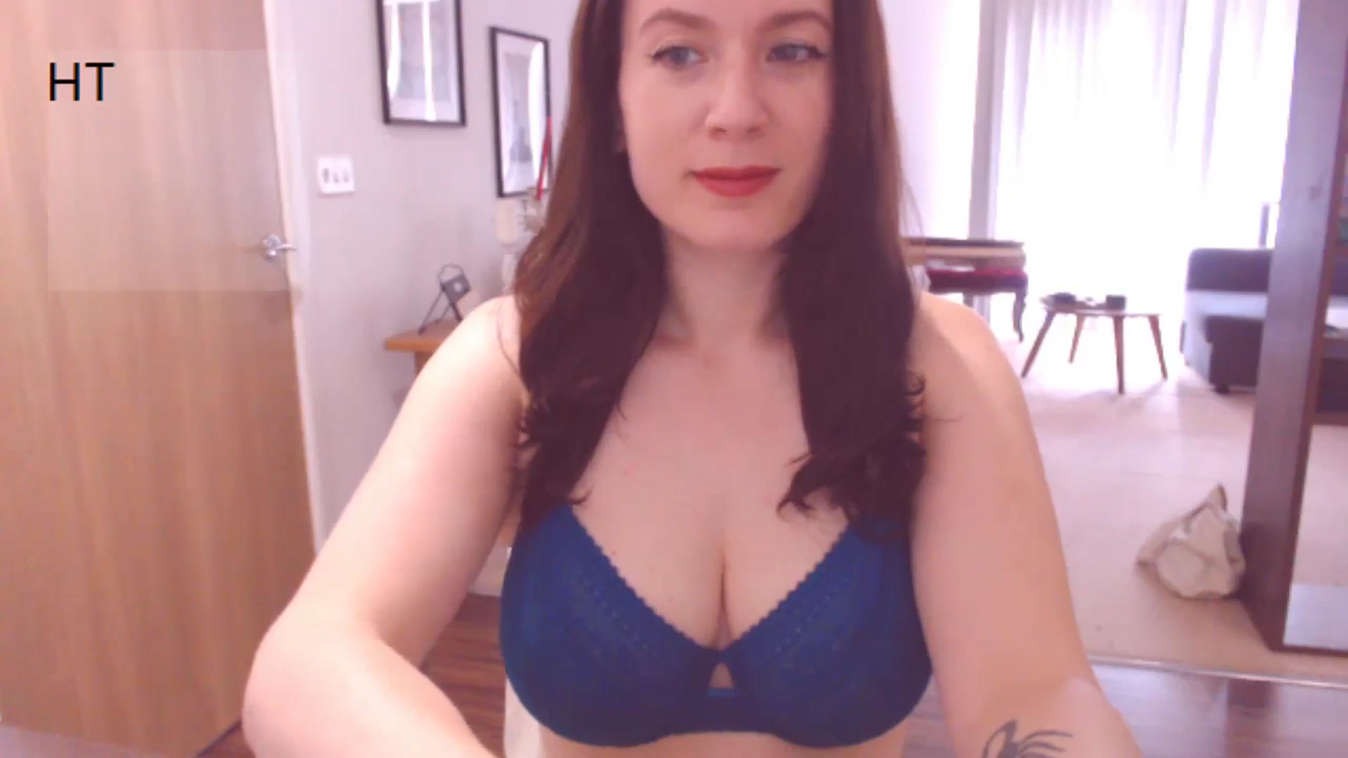 Gallery image thumbnail from AubreyPlza's myfreecams stream on, 07/01/2024, 11:22 image 2 of 20