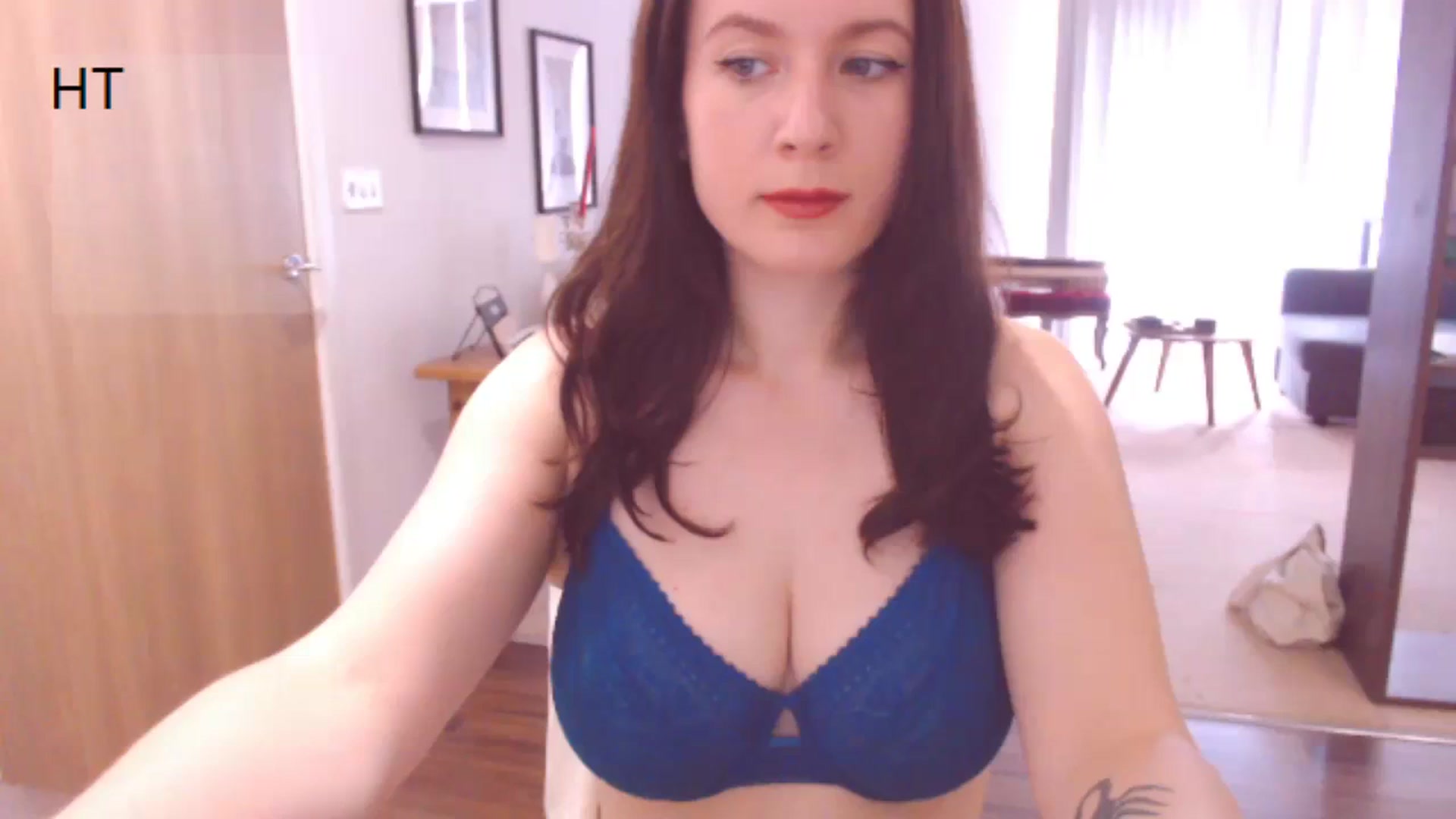 Gallery image thumbnail from AubreyPlza's myfreecams stream on, 07/01/2024, 11:22 image 4 of 20