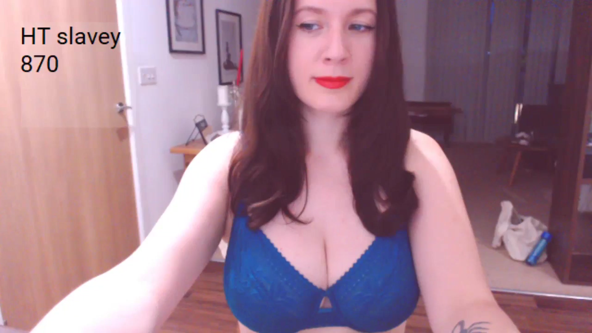 Gallery image thumbnail from AubreyPlza's myfreecams stream on, 07/01/2024, 21:48 image 6 of 20