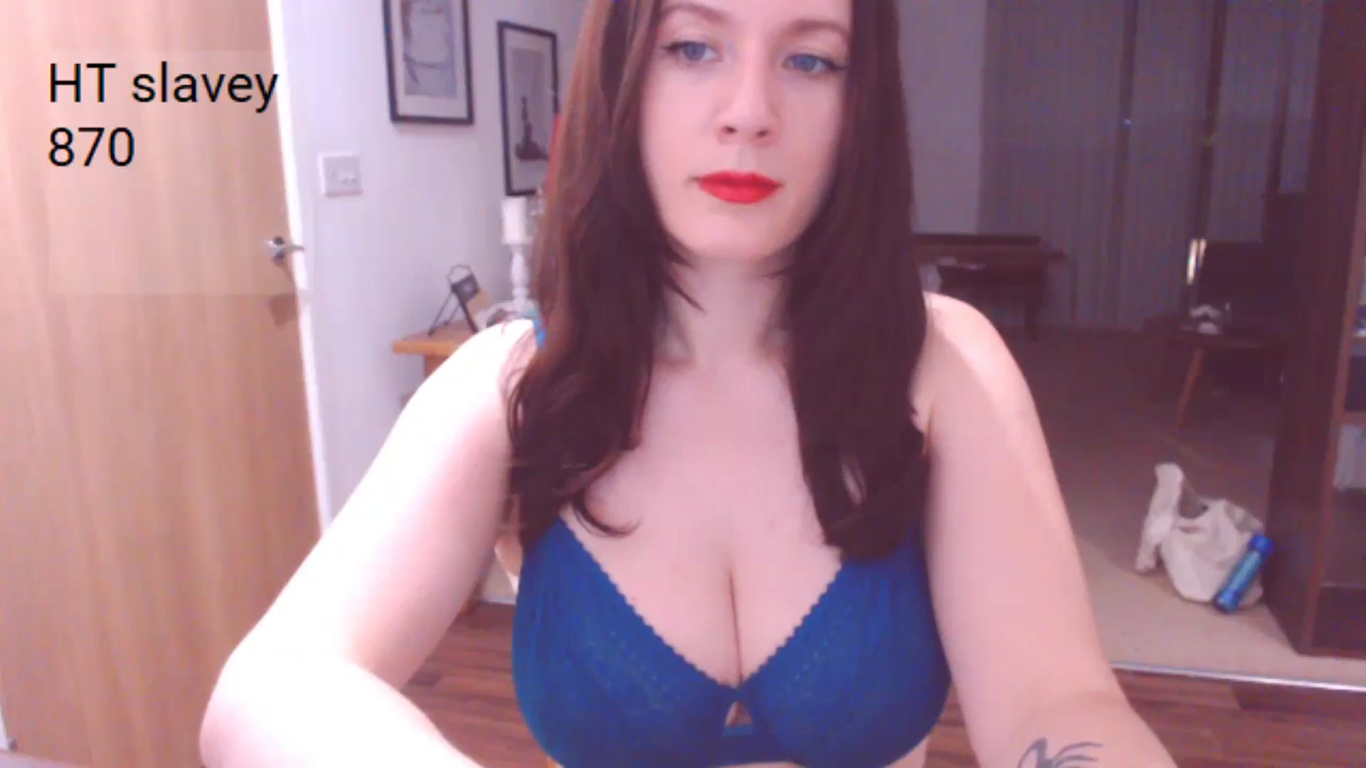 Gallery image thumbnail from AubreyPlza's myfreecams stream on, 07/01/2024, 21:48 image 17 of 20