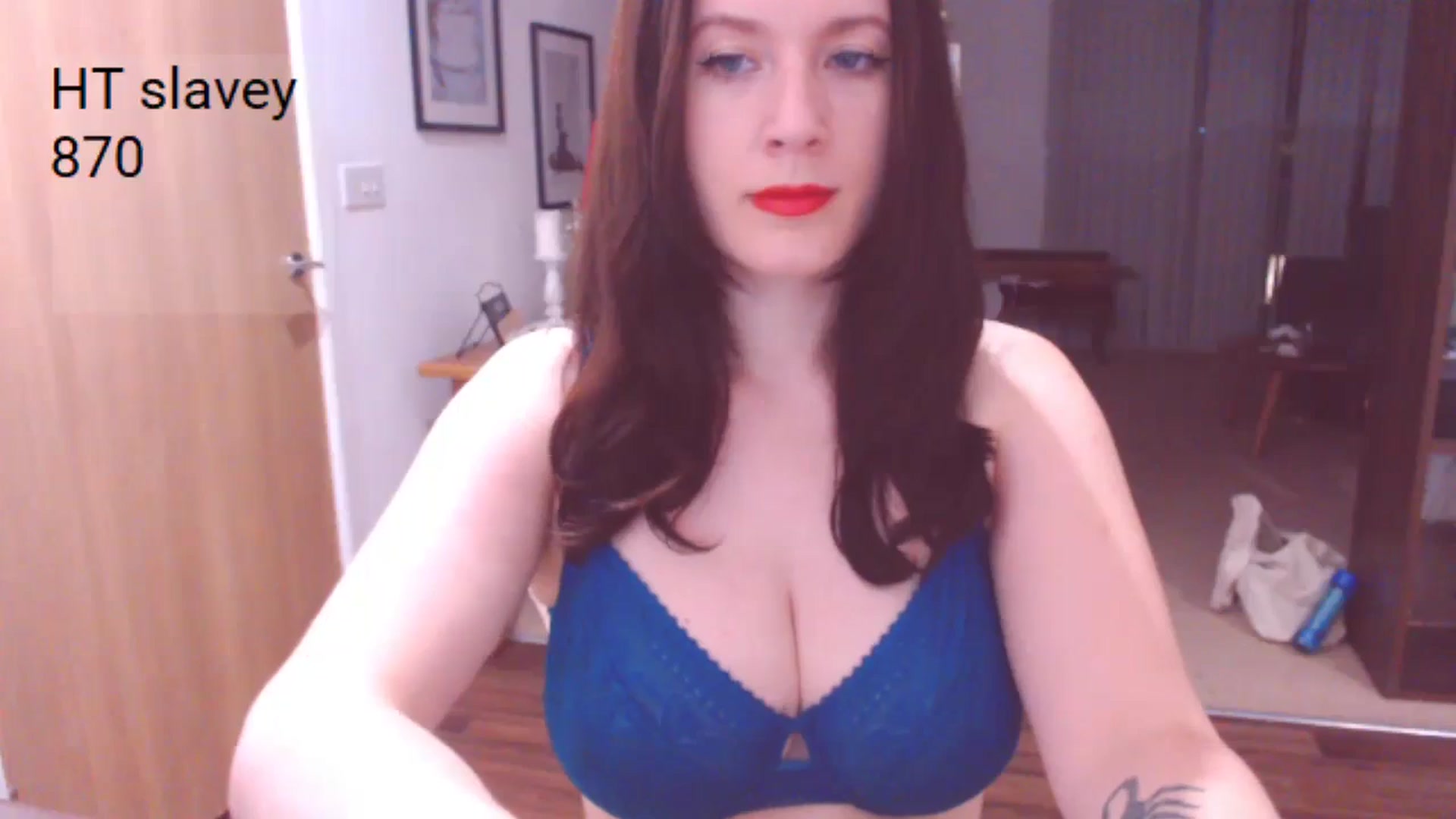 Gallery image thumbnail from AubreyPlza's myfreecams stream on, 07/01/2024, 21:48 image 9 of 20