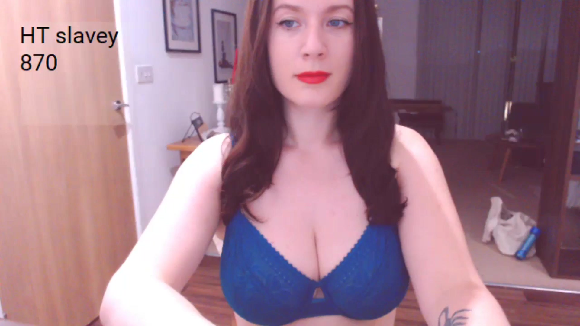 Gallery image thumbnail from AubreyPlza's myfreecams stream on, 07/01/2024, 21:48 image 14 of 20