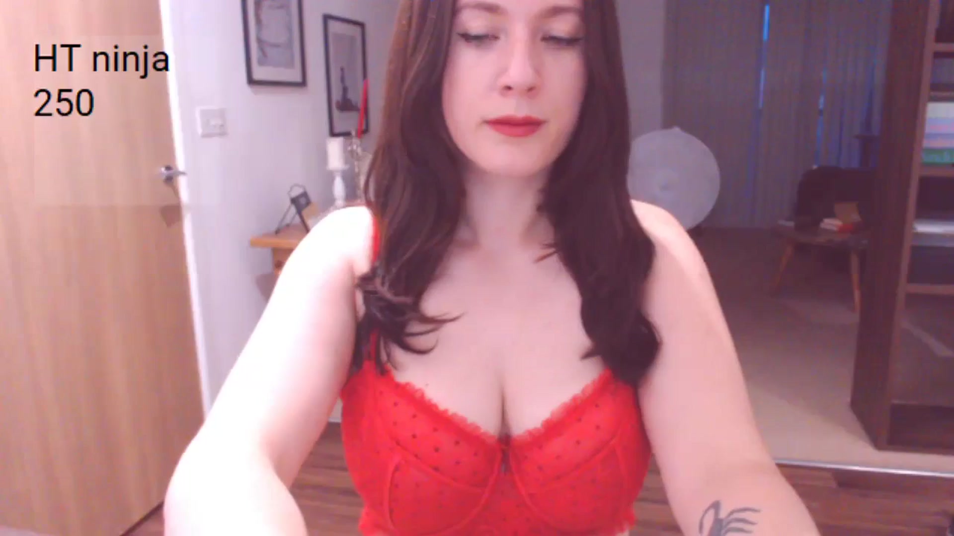 Gallery image thumbnail from AubreyPlza's myfreecams stream on, 07/03/2024, 21:36 image 10 of 20