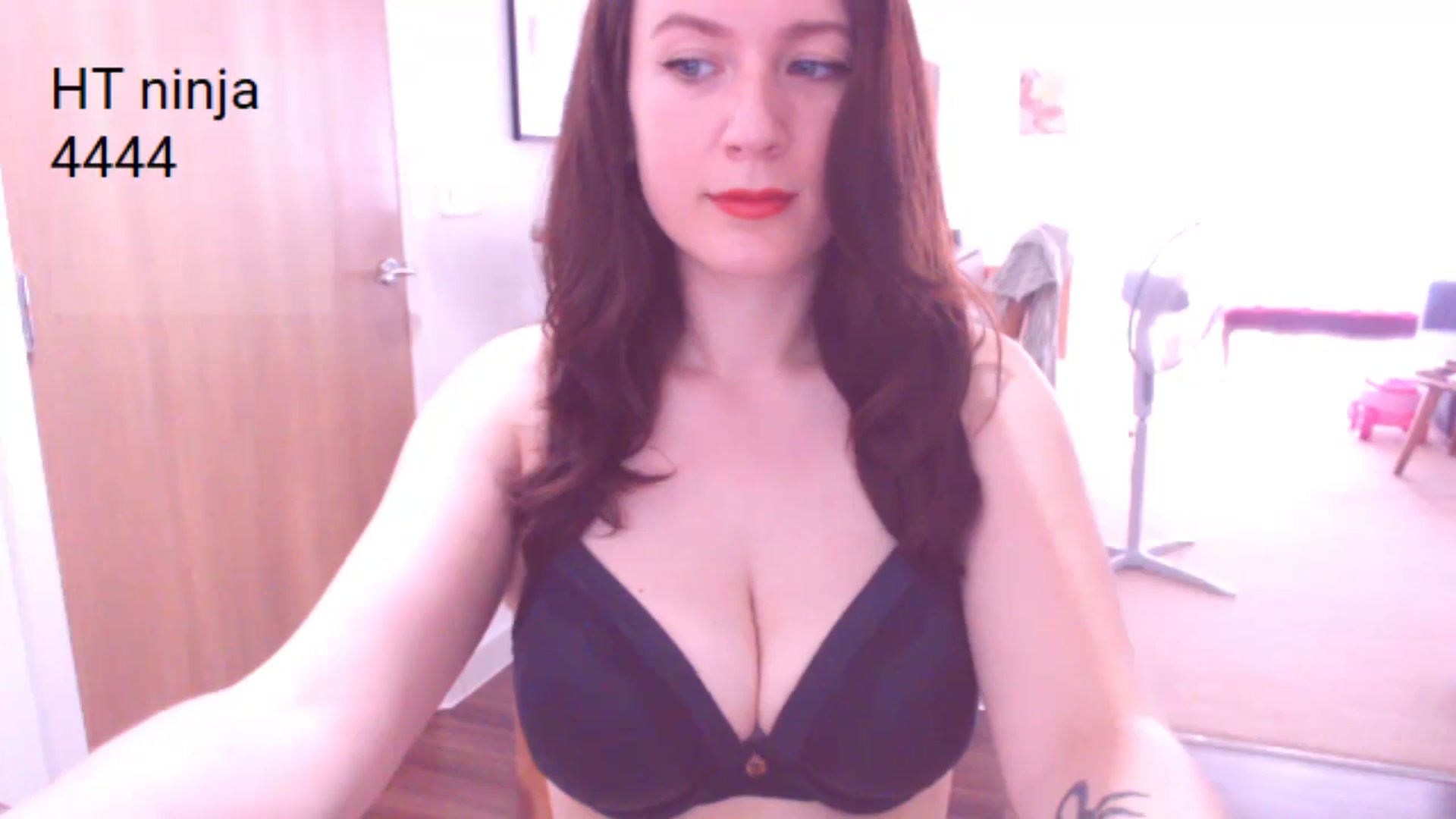 Gallery image thumbnail from AubreyPlza's myfreecams stream on, 07/24/2024, 08:17 image 17 of 20
