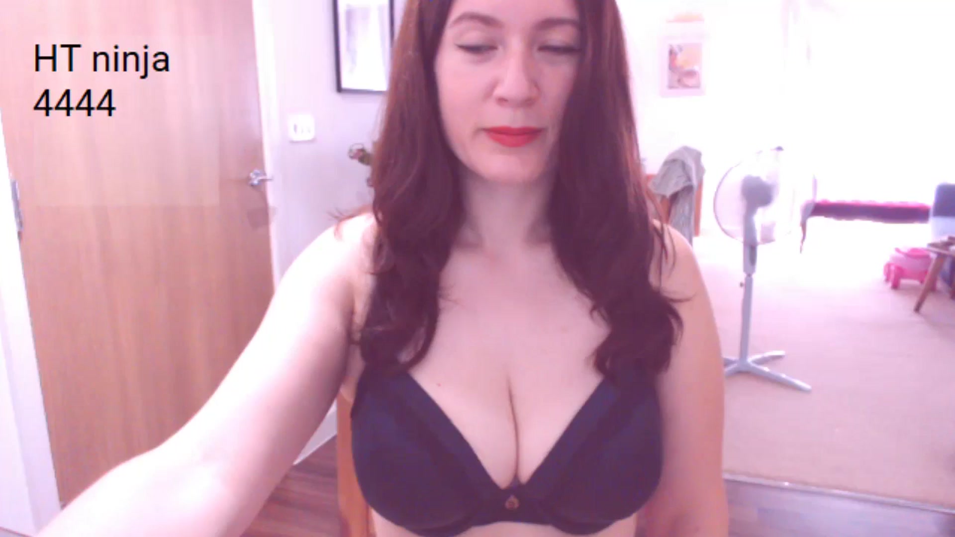 Gallery image thumbnail from AubreyPlza's myfreecams stream on, 07/24/2024, 08:17 image 1 of 20