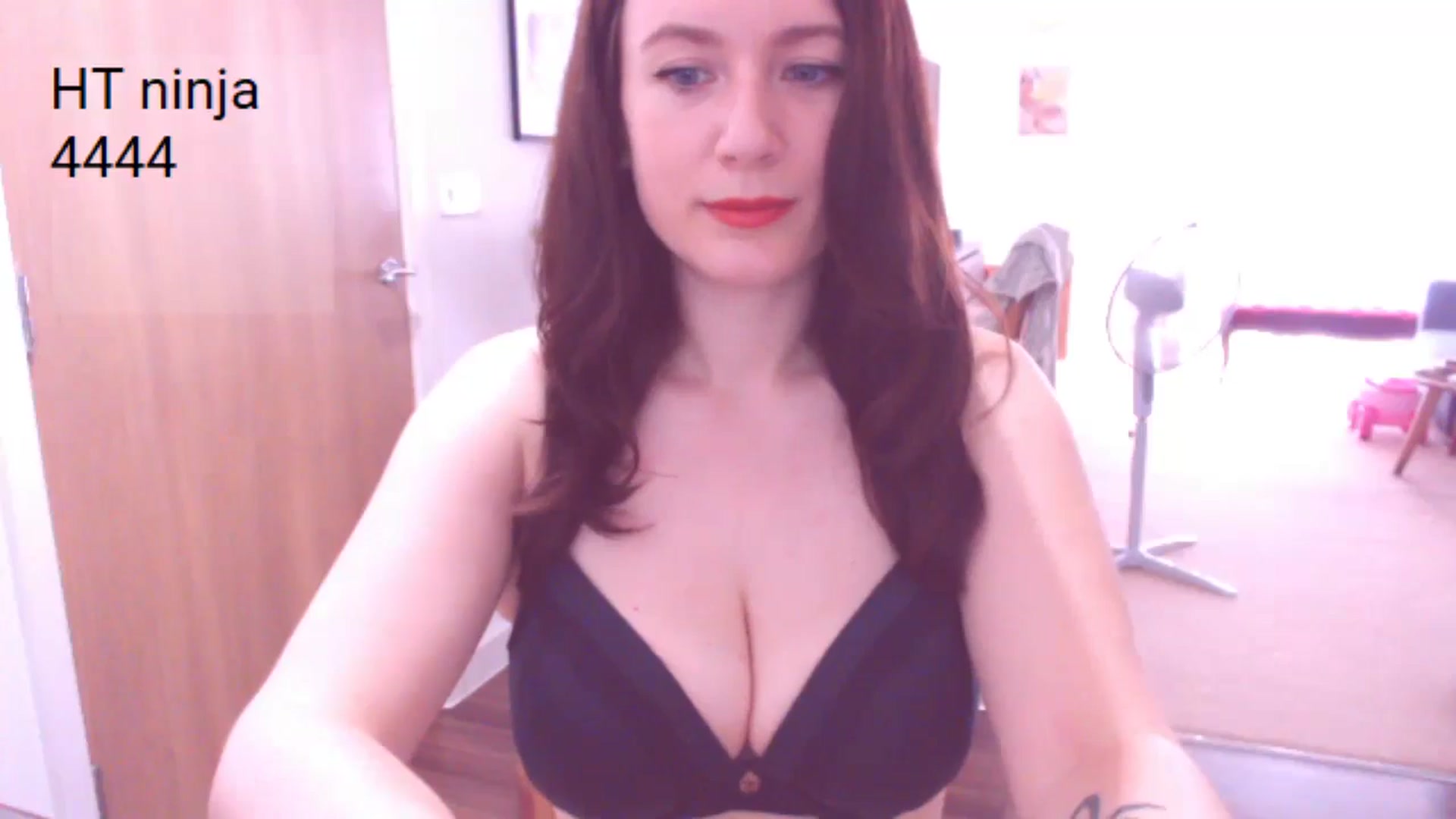 Gallery image thumbnail from AubreyPlza's myfreecams stream on, 07/24/2024, 08:17 image 15 of 20
