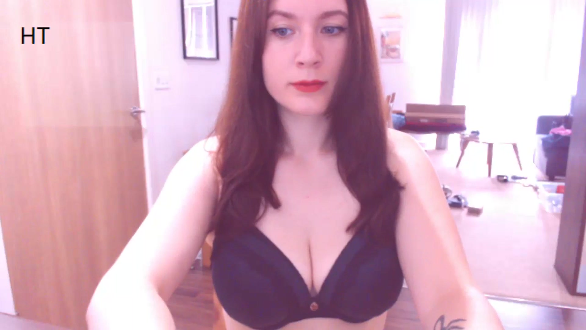 Gallery image thumbnail from AubreyPlza's myfreecams stream on, 08/01/2024, 08:34 image 4 of 20
