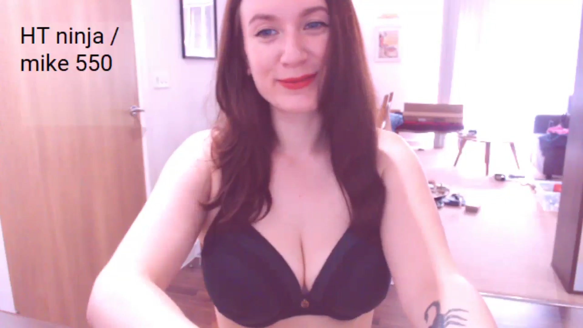 Gallery image thumbnail from AubreyPlza's myfreecams stream on, 08/01/2024, 08:34 image 12 of 20