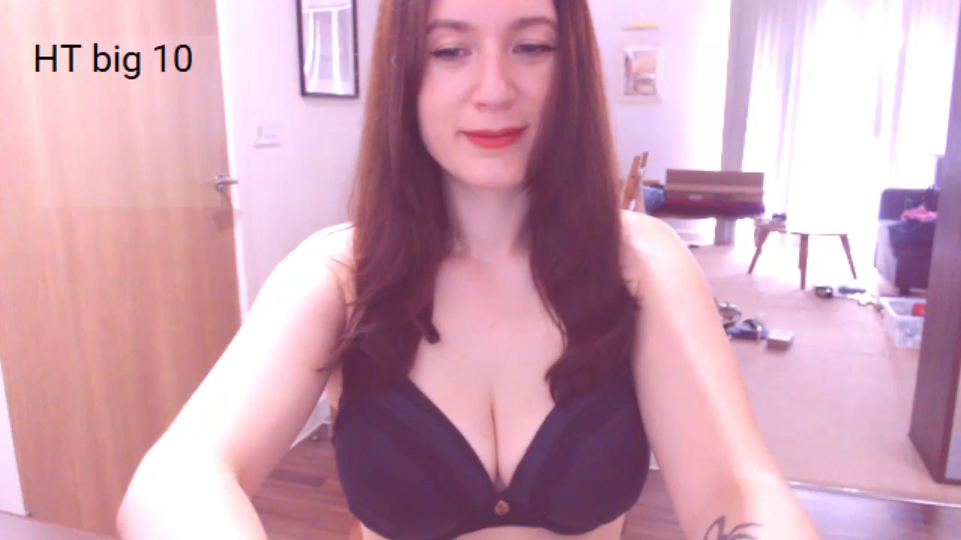 Gallery image thumbnail from AubreyPlza's myfreecams stream on, 08/01/2024, 08:34 image 6 of 20