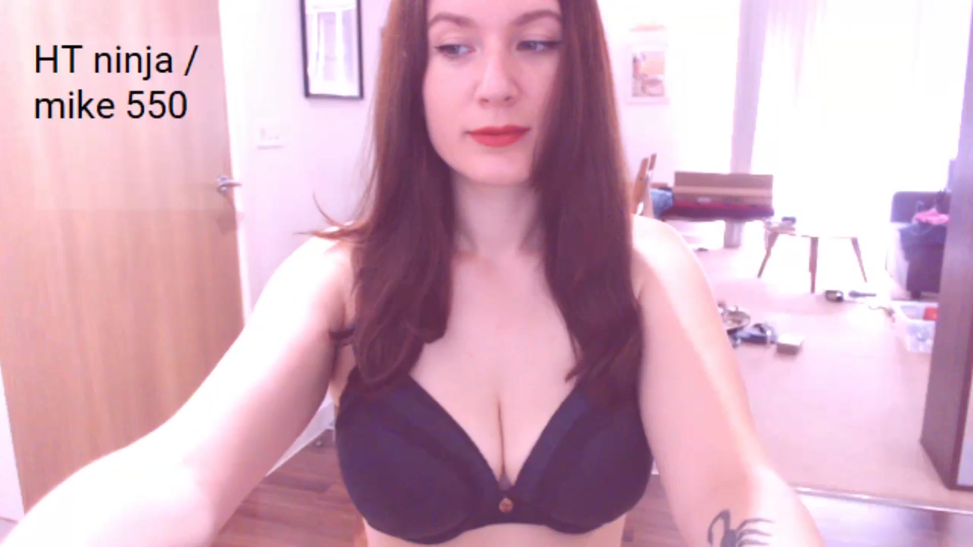 Gallery image thumbnail from AubreyPlza's myfreecams stream on, 08/01/2024, 08:34 image 9 of 20