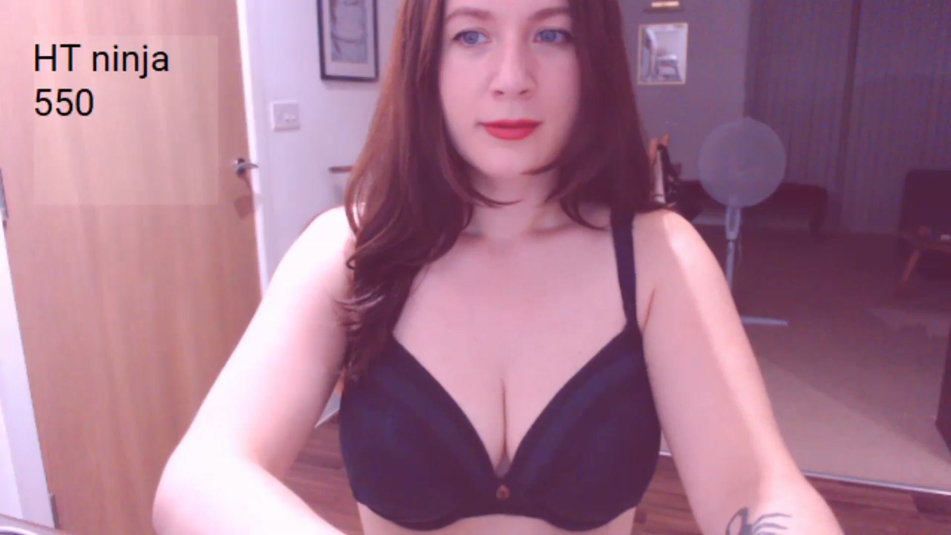 Gallery image thumbnail from AubreyPlza's myfreecams stream on, 08/16/2024, 21:30 image 3 of 20