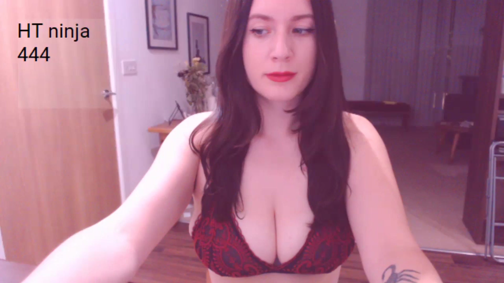 Gallery image thumbnail from AubreyPlza's myfreecams stream on, 09/13/2024, 19:33 image 17 of 20