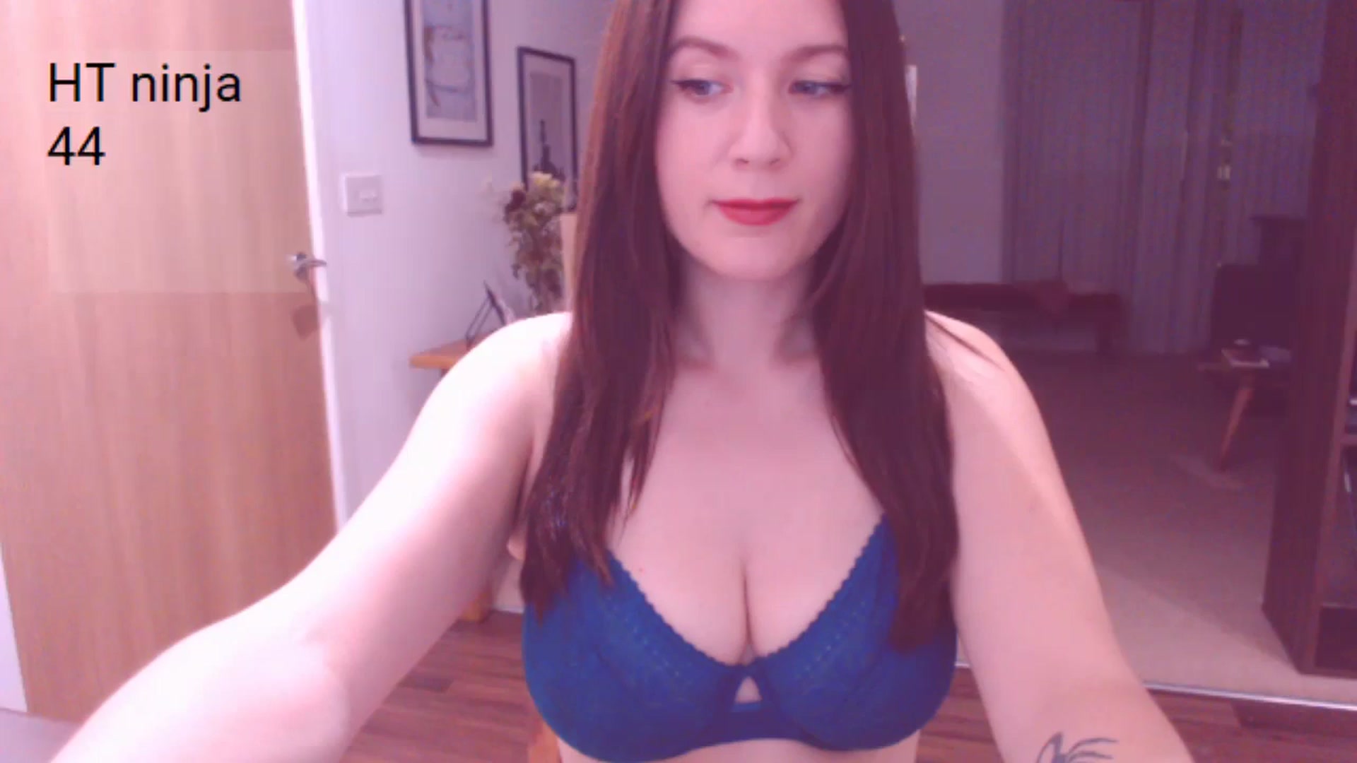 Gallery image thumbnail from AubreyPlza's myfreecams stream on, 09/24/2024, 20:30 image 1 of 20