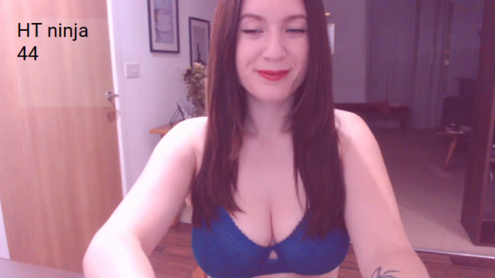 Gallery image thumbnail from AubreyPlza's myfreecams stream on, 09/24/2024, 20:30 image 8 of 20