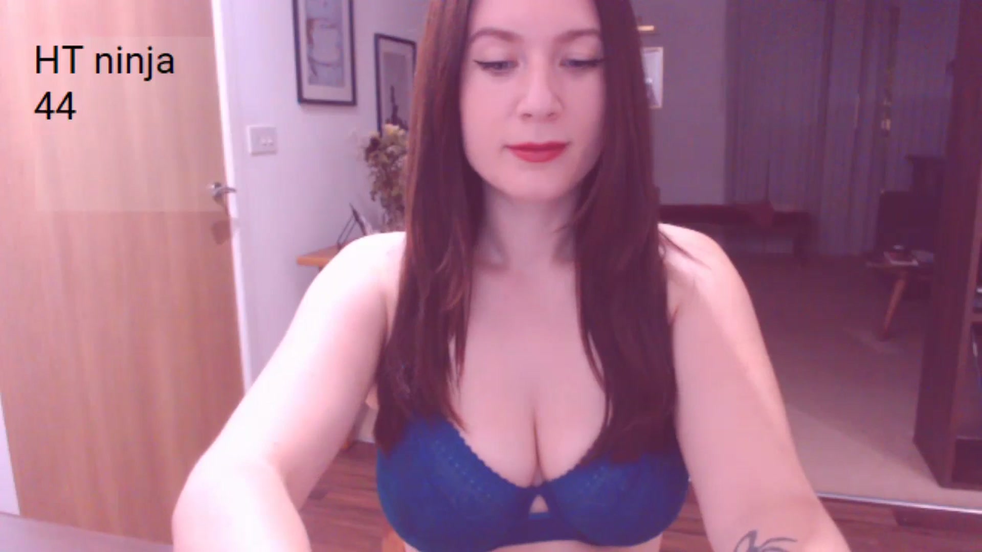 Gallery image thumbnail from AubreyPlza's myfreecams stream on, 09/24/2024, 20:30 image 3 of 20