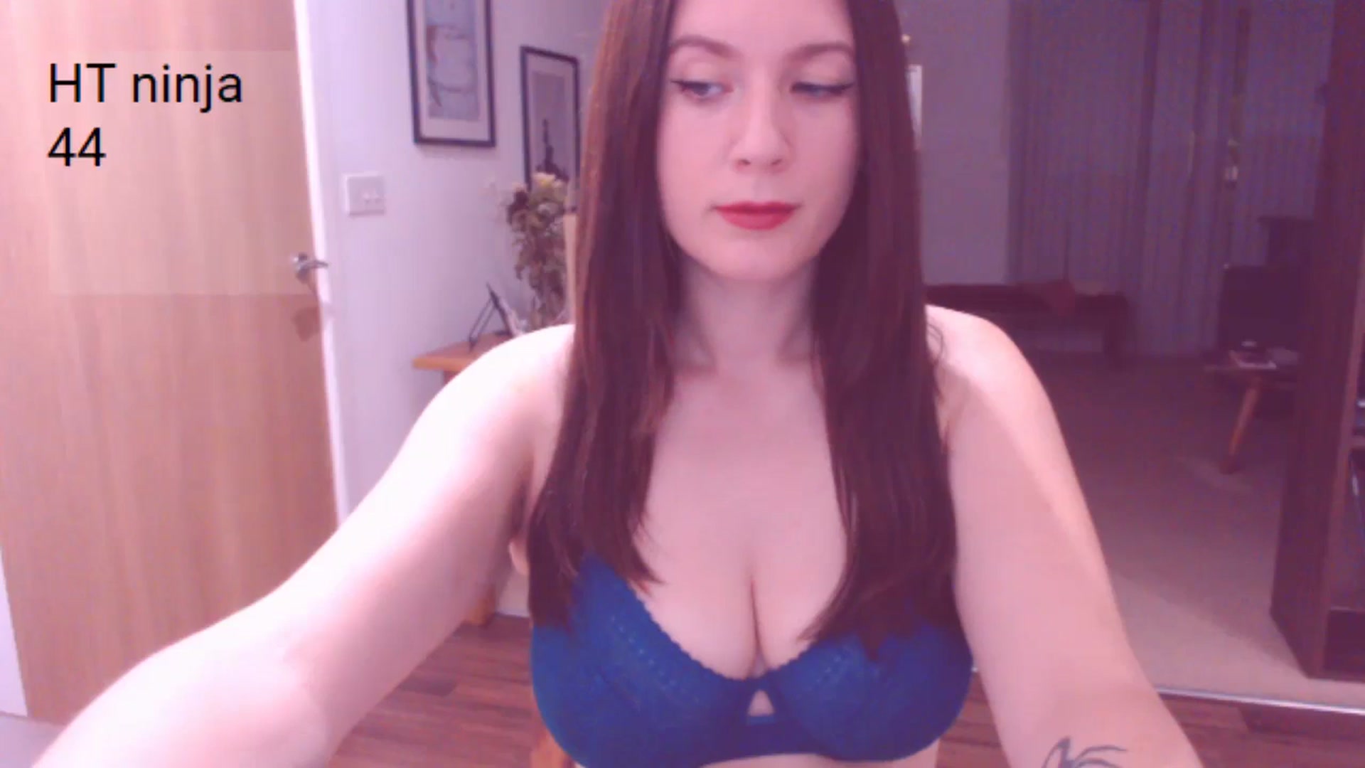 Gallery image thumbnail from AubreyPlza's myfreecams stream on, 09/24/2024, 20:30 image 9 of 20