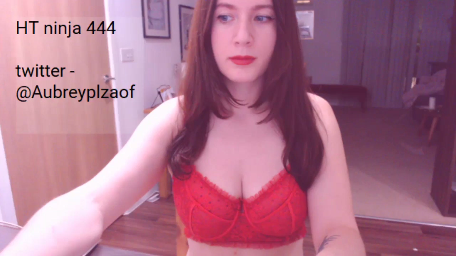 Gallery image thumbnail from AubreyPlza's myfreecams stream on, 10/24/2024, 20:26 image 3 of 20