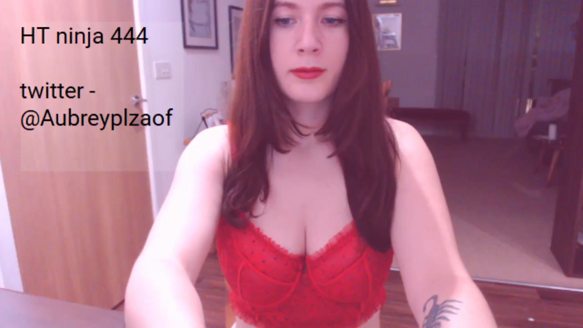 Gallery image thumbnail from AubreyPlza's myfreecams stream on, 10/24/2024, 20:26 image 16 of 20