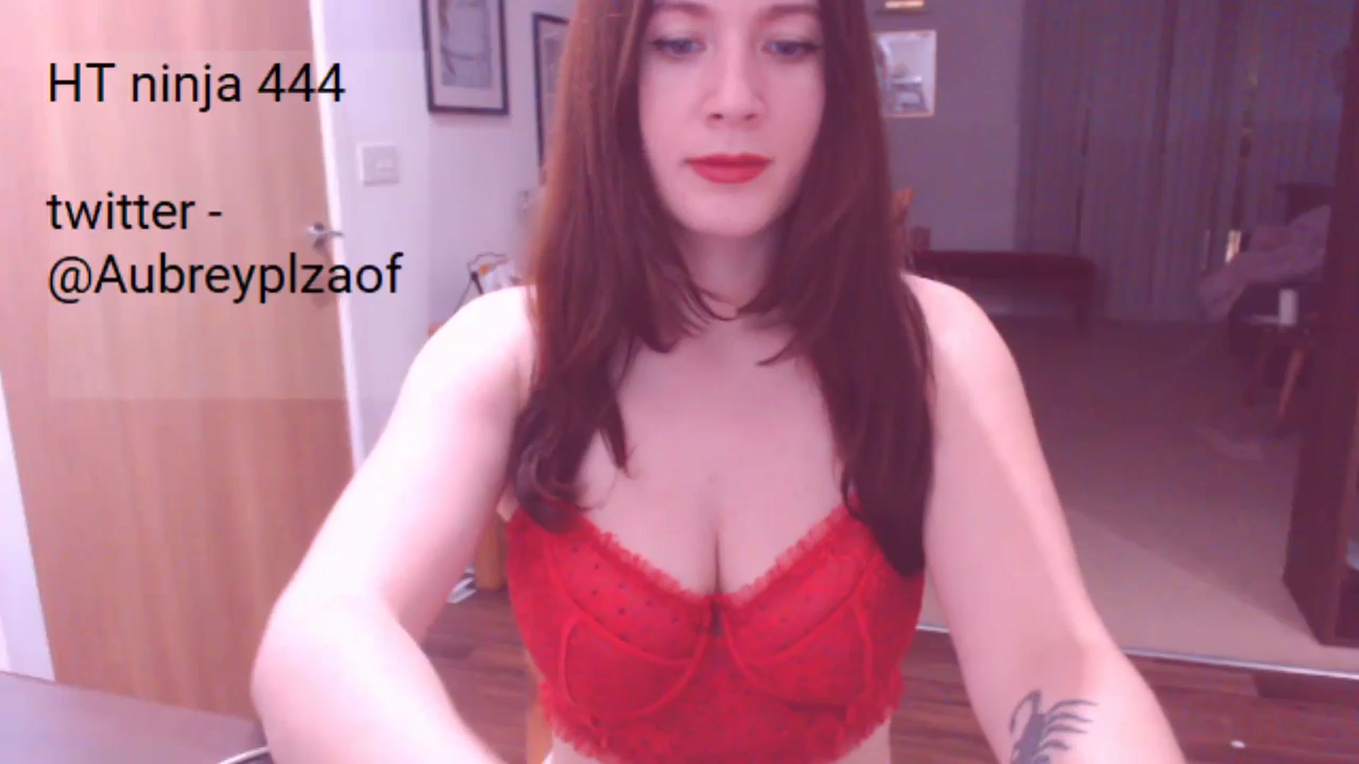 Gallery image thumbnail from AubreyPlza's myfreecams stream on, 10/24/2024, 20:26 image 14 of 20