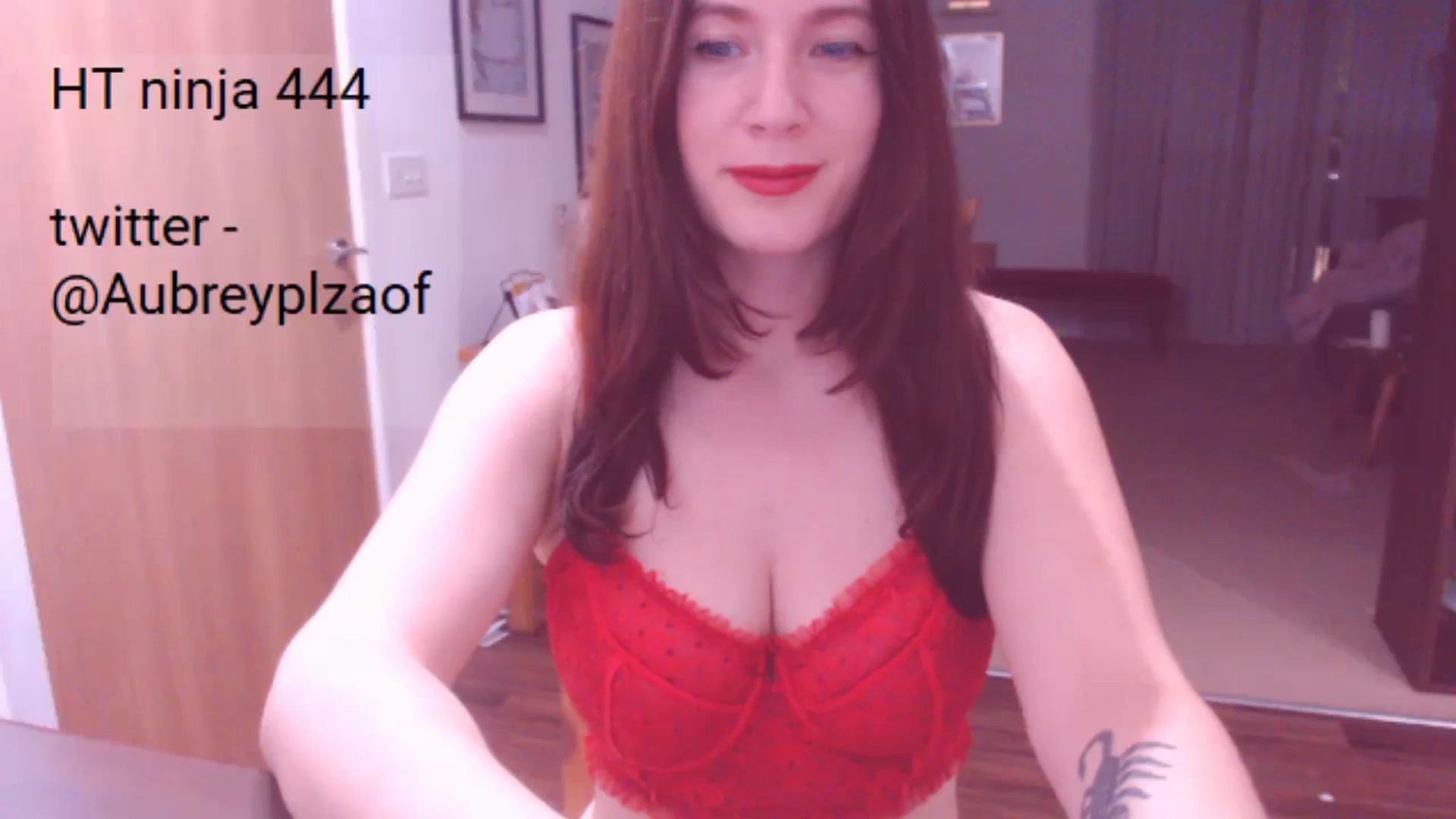 Gallery image thumbnail from AubreyPlza's myfreecams stream on, 10/24/2024, 20:26 image 15 of 20