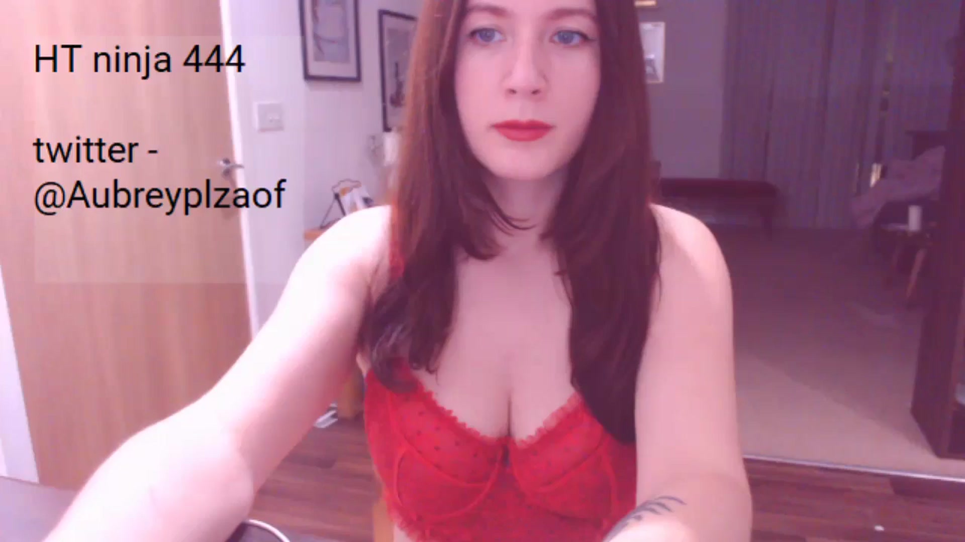 Gallery image thumbnail from AubreyPlza's myfreecams stream on, 10/24/2024, 20:26 image 10 of 20