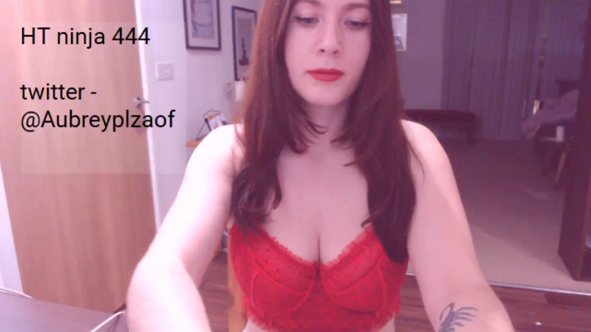 Gallery image thumbnail from AubreyPlza's myfreecams stream on, 10/24/2024, 20:26 image 2 of 20