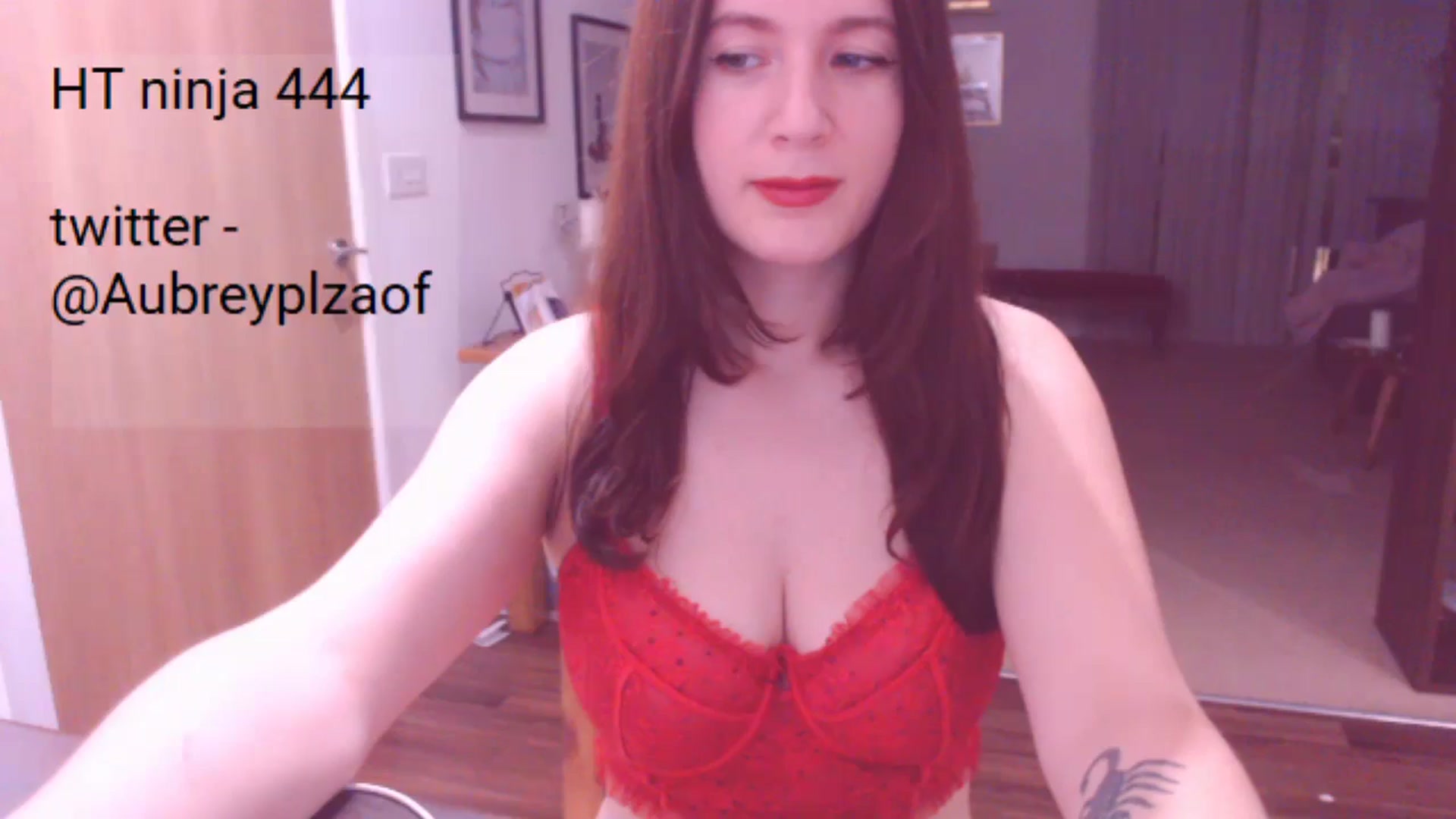 Gallery image thumbnail from AubreyPlza's myfreecams stream on, 10/24/2024, 20:26 image 13 of 20