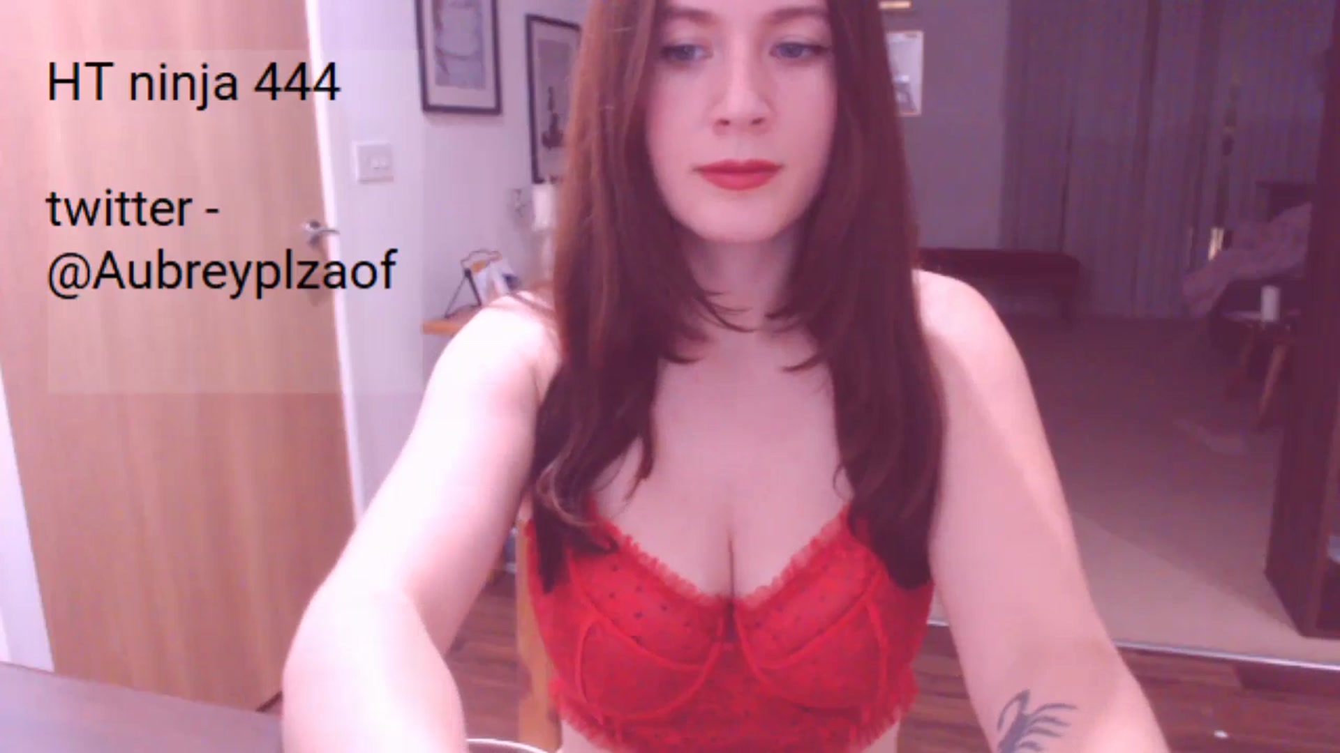 Gallery image thumbnail from AubreyPlza's myfreecams stream on, 10/24/2024, 21:51 image 9 of 20